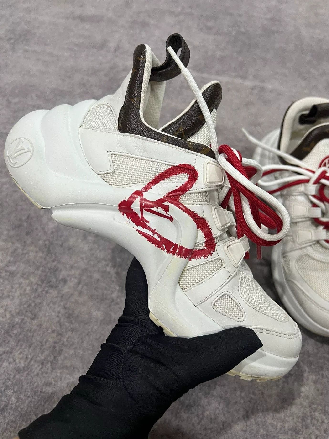 Louis Vuitton Louis Vuitton Archlight Graffiti Heart Dad Shoes Size US S / EU 44-46 / 1 - 3 Thumbnail