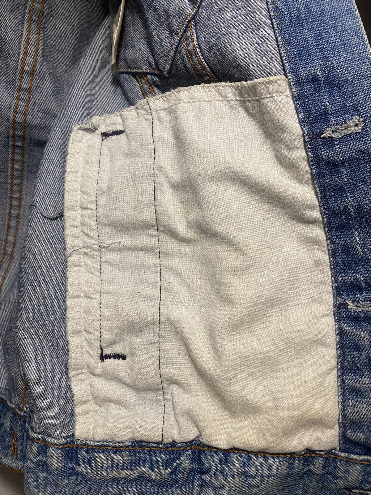 Levi's Vintage Clothing Levi's Vintage Trucker Jacket 70506 Made in France 80s Size US M / EU 48-50 / 2 - 19 Thumbnail