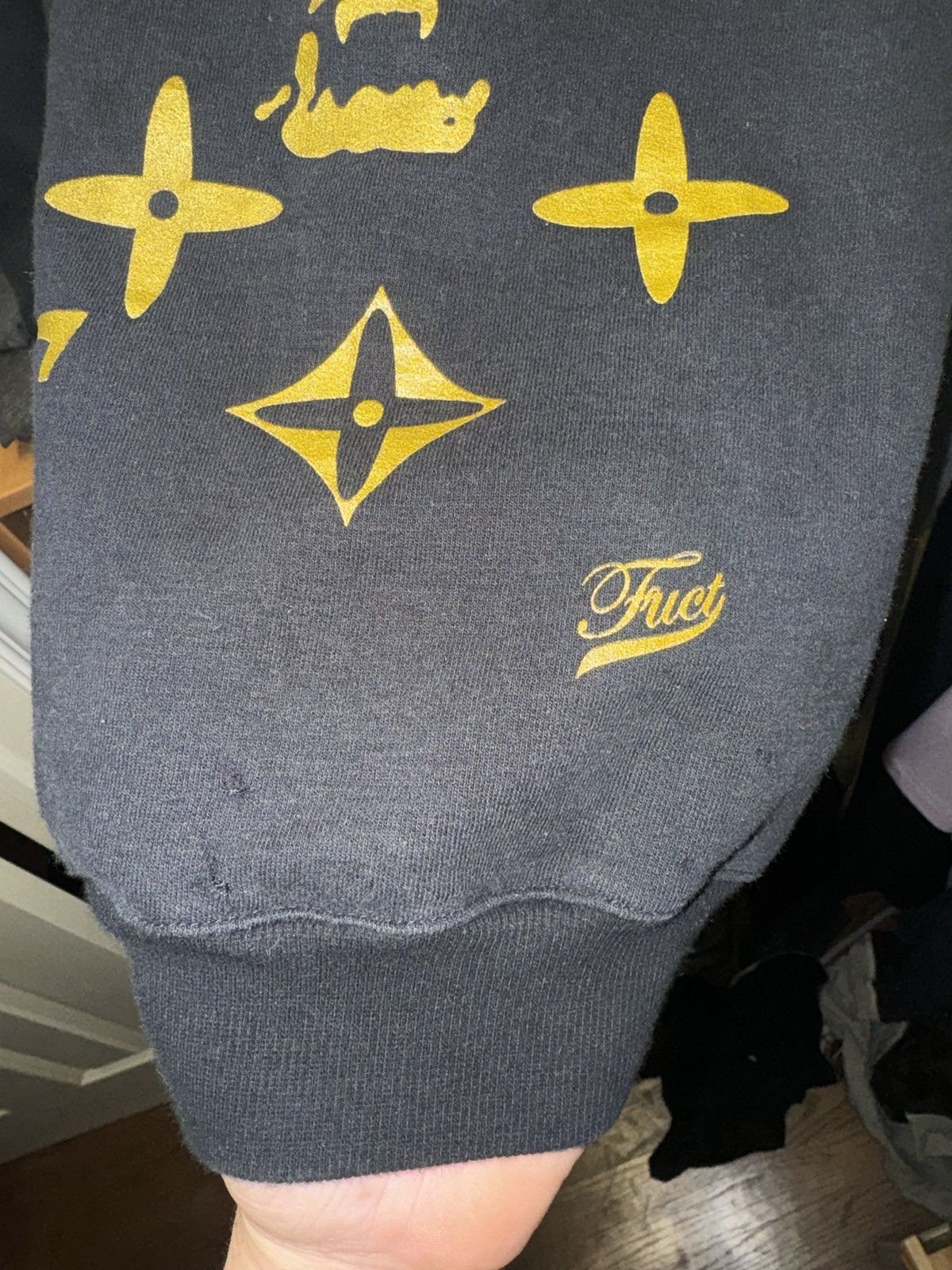 FUCT FUCT SKATEBOARDS X LV DESIGN GOLD CREWNECK 90S RARE Size US L / EU 52-54 / 3 - 6 Thumbnail