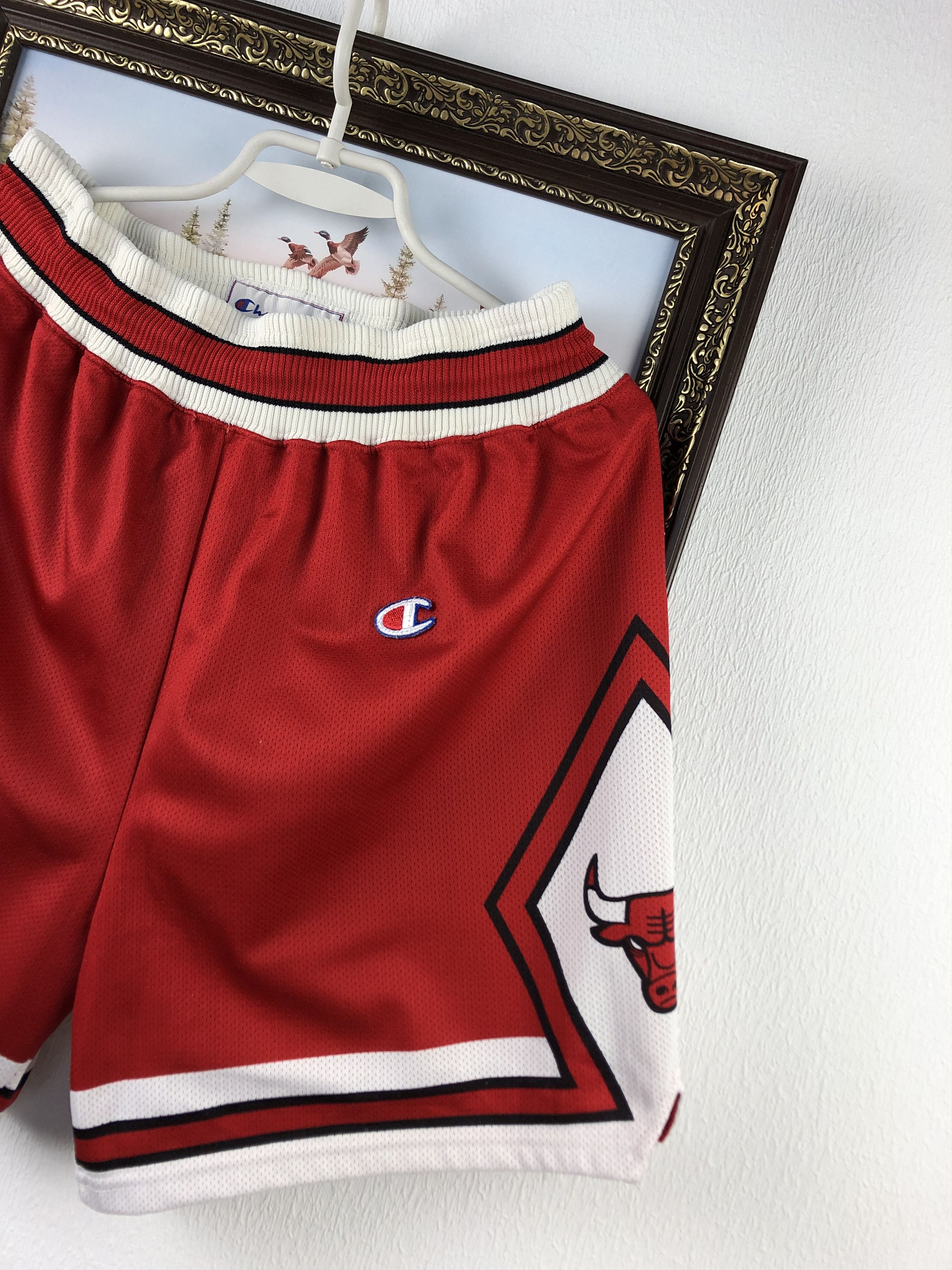 Champion Vintage Authentic Pro Cut Game Shorts Chicago Bulls Champion Size US 32 / EU 48 - 2 Thumbnail