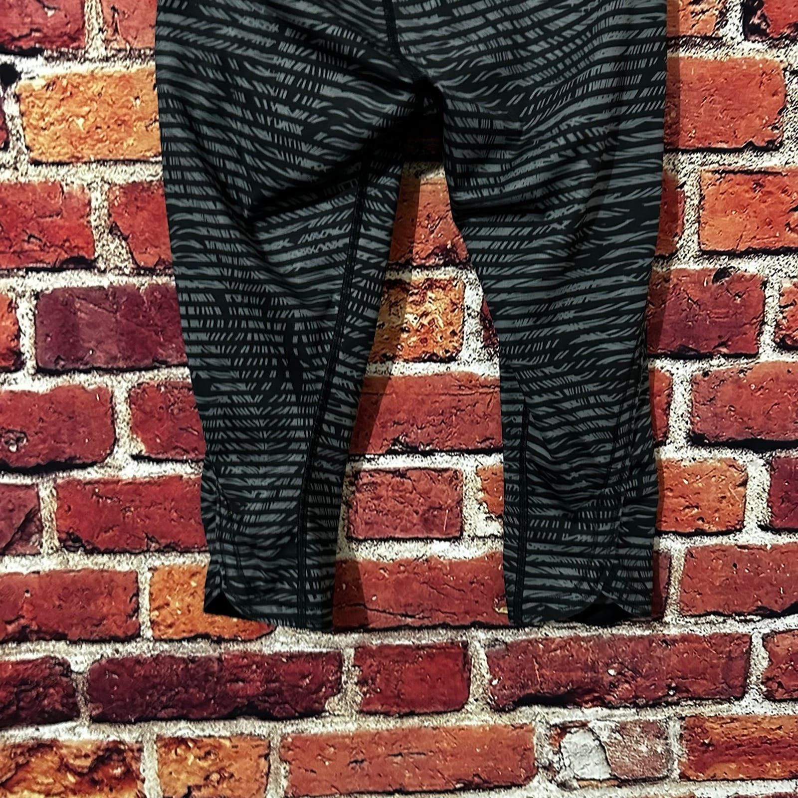 Lululemon lululemon leggings size 4 Size 27" / US 4 / IT 40 - 6 Thumbnail