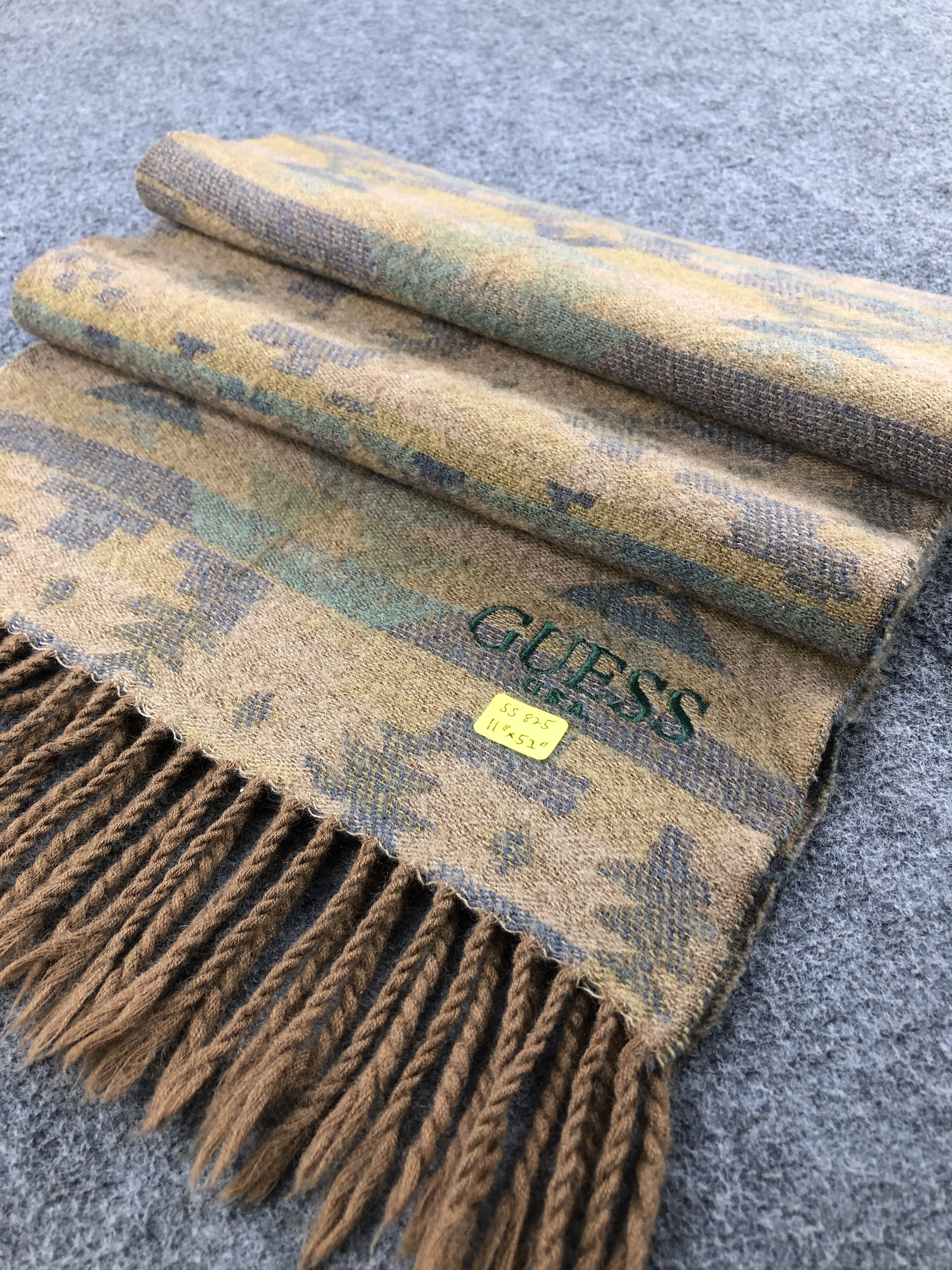 Guess Guess Scarf / Muffler / Neckwear Size ONE SIZE - 2 Thumbnail