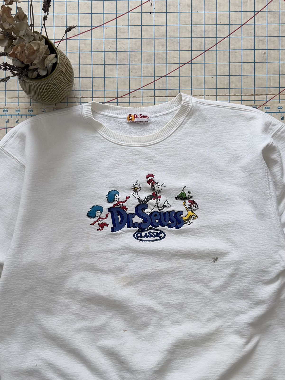 Other × Vintage Vintage 90’s Dr Seuss Crewneck Sweater White Used Fits XL Size US XL / EU 56 / 4 - 3 Thumbnail