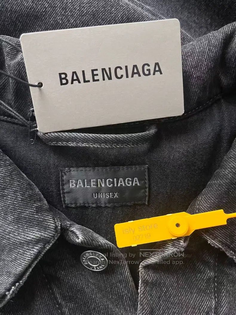 Balenciaga Balenciaga Distressed Logo Printed Lapel Casual Loose Fit Size US S / EU 44-46 / 1 - 5 Thumbnail