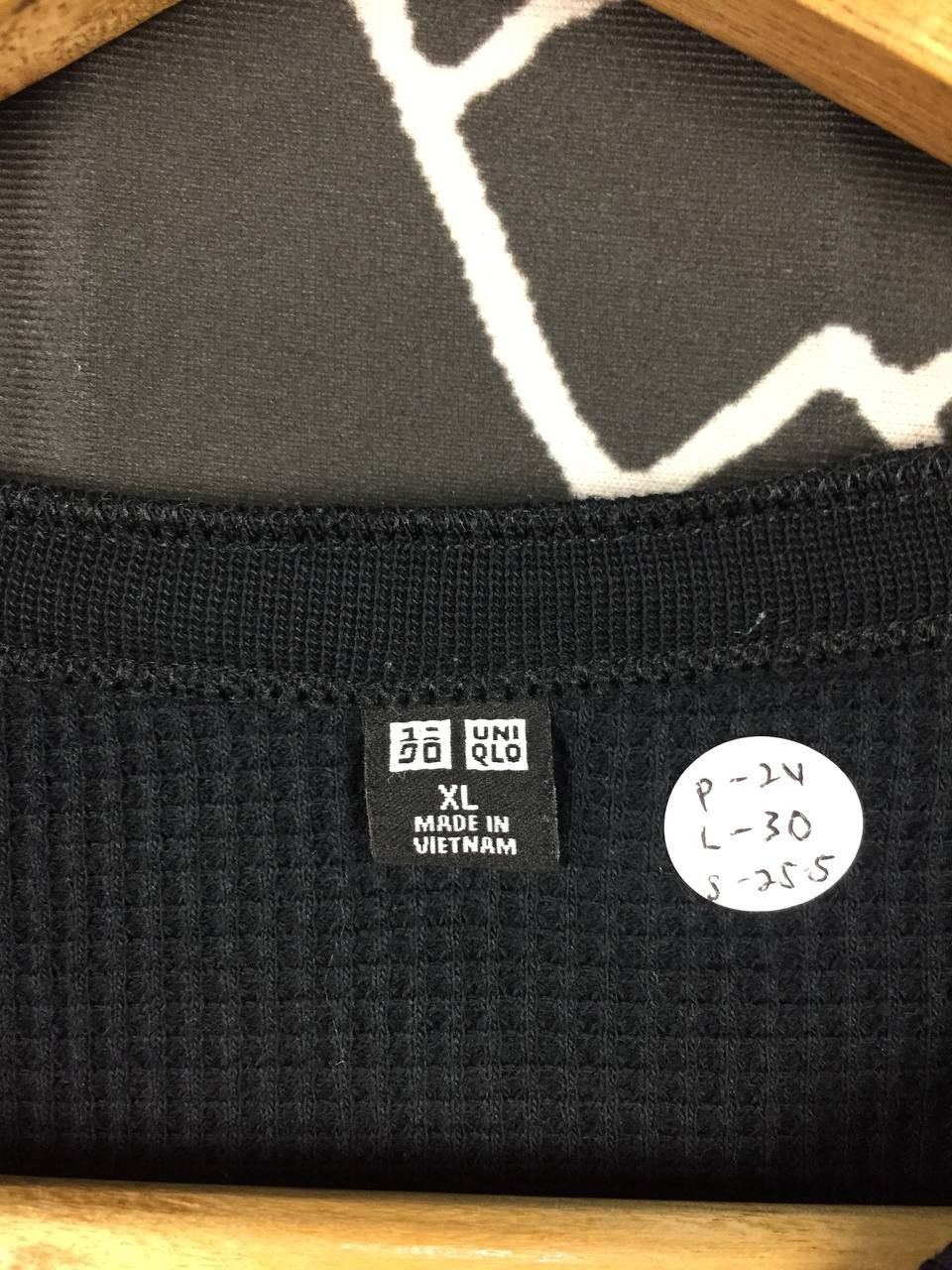 Uniqlo Uniqlo Thermal Waffle Knit Long Sleeve Henley Tee Size US XL / EU 56 / 4 - 9 Thumbnail