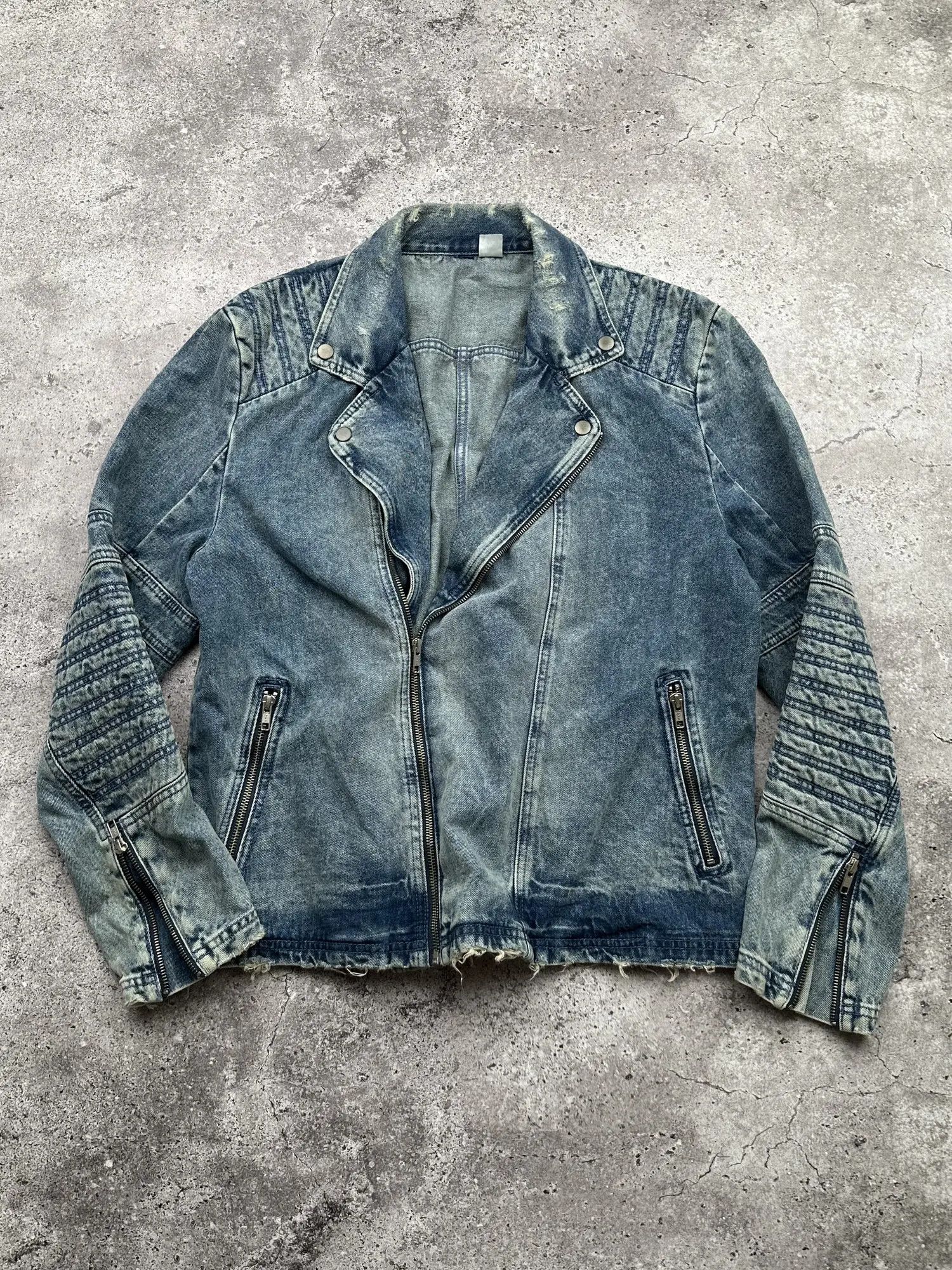 Japanese Brand Vintage Distressed Denim Jacket C30(V620) Size L / US 10 / IT 46 - 1 Thumbnail