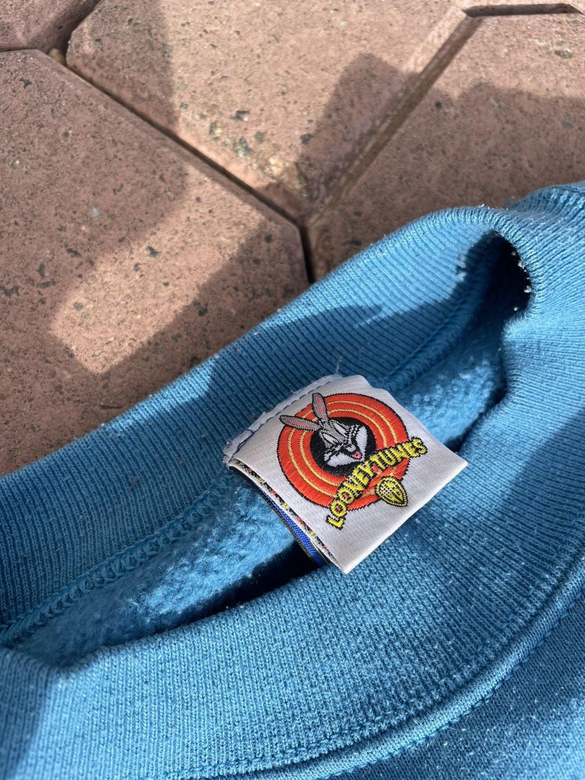 Warner Bros Vintage Warner Bros Looney Tunes Tweety Bird 1998 sweatshir Size US L / EU 52-54 / 3 - 8 Thumbnail