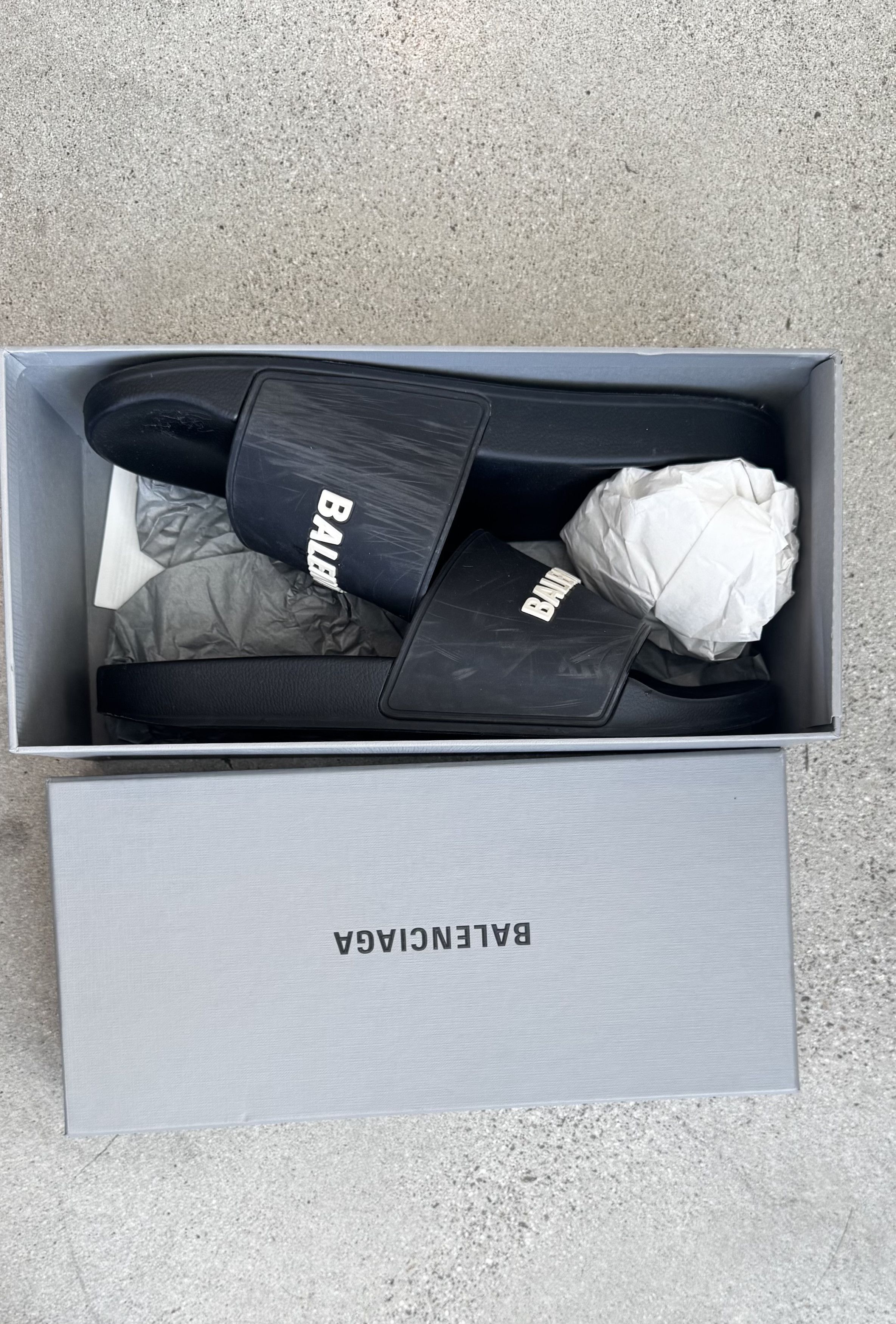 Balenciaga Balenciaga Pool Slide Sandals – Black Logo | EU 45 Size US 11.5 / EU 44-45 - 2 Thumbnail