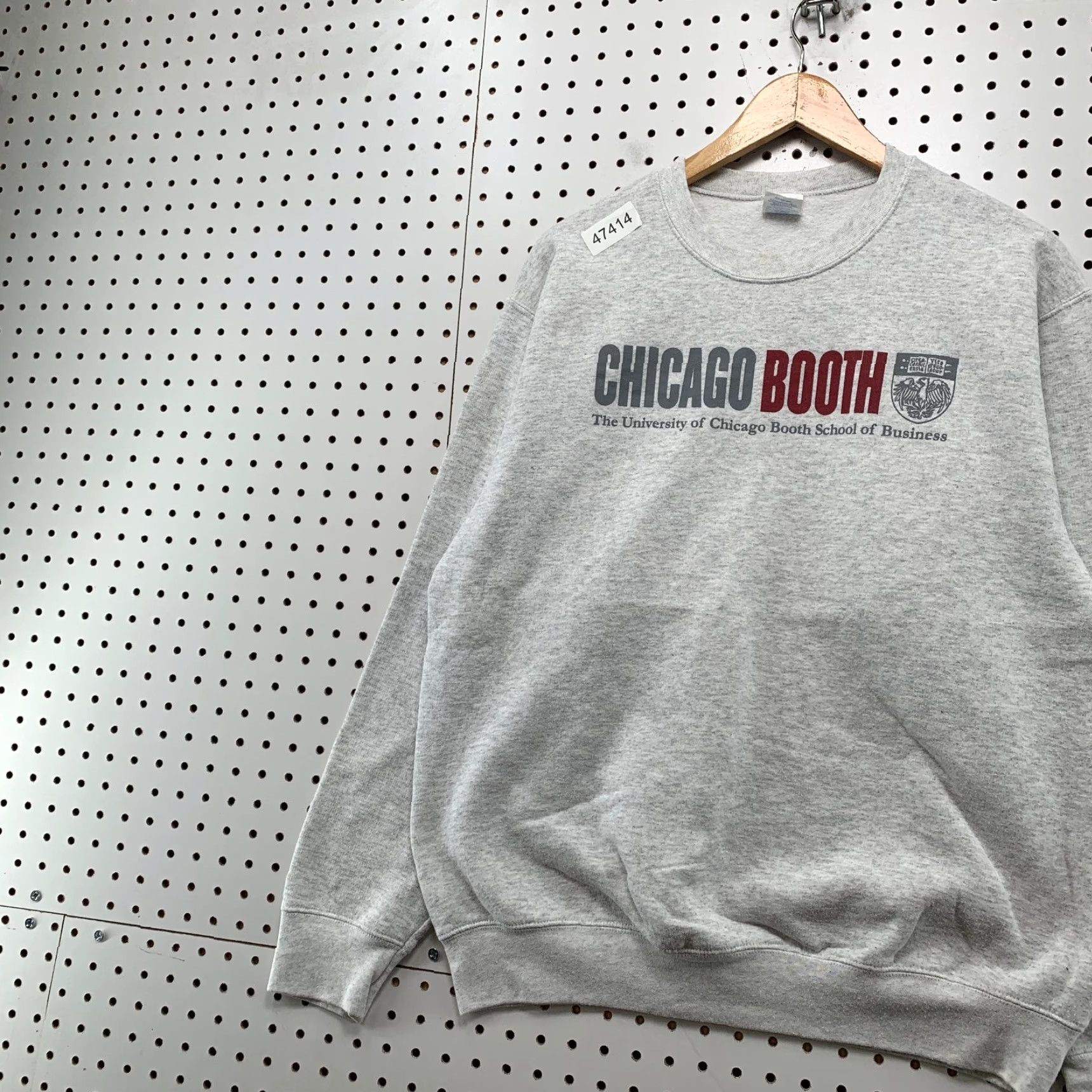 Port & Company VINTAGE Port & Company Chicago Booth University Chicago Sweatshirt Mens Large Gray Fleece Crewneck Size US L / EU 52-54 / 3 - 5 Thumbnail