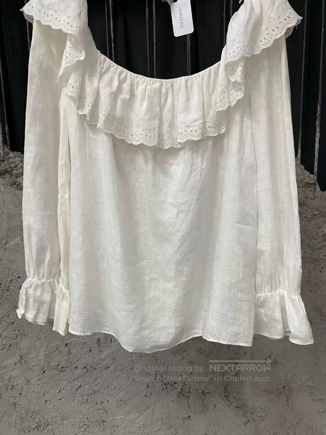 Celine white linen ruffled long sleeve top. Size S / US 4 / IT 40 - 4 Thumbnail