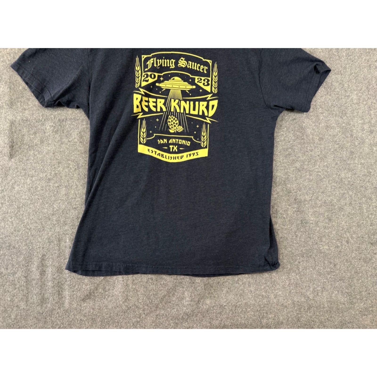 Vintage Flying Saucer T-Shirt Mens L Heather Blue Beer Nerd San Antonio Logo Fitted Crew Neck Short Sleeve Size US L / EU 52-54 / 3 - 3 Thumbnail