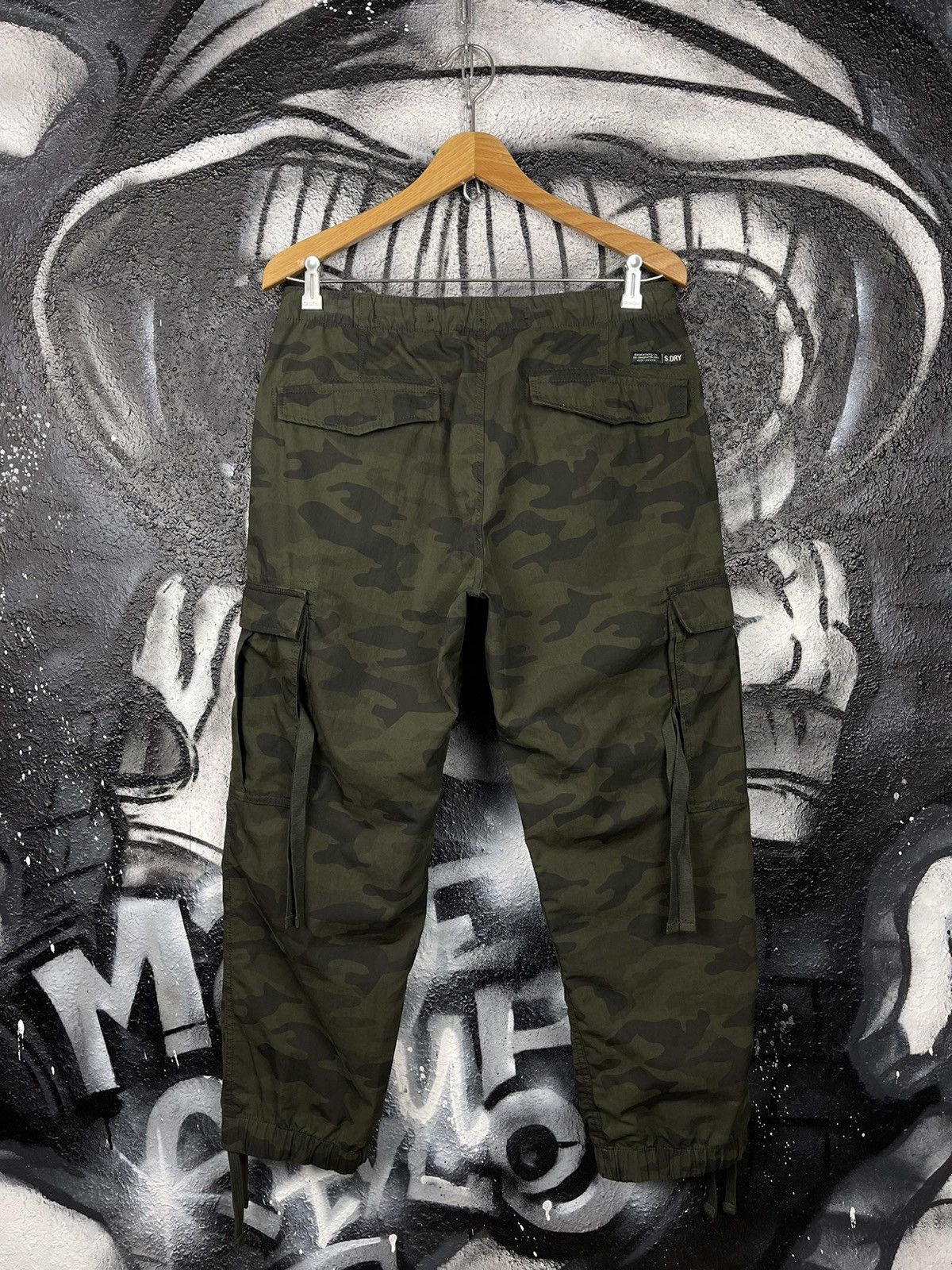 Superdry Y2K SuperDry Grip Camo Parachute Cargo Pants Women’s Size S/M Size 30" / US 8 / IT 44 - 4 Thumbnail