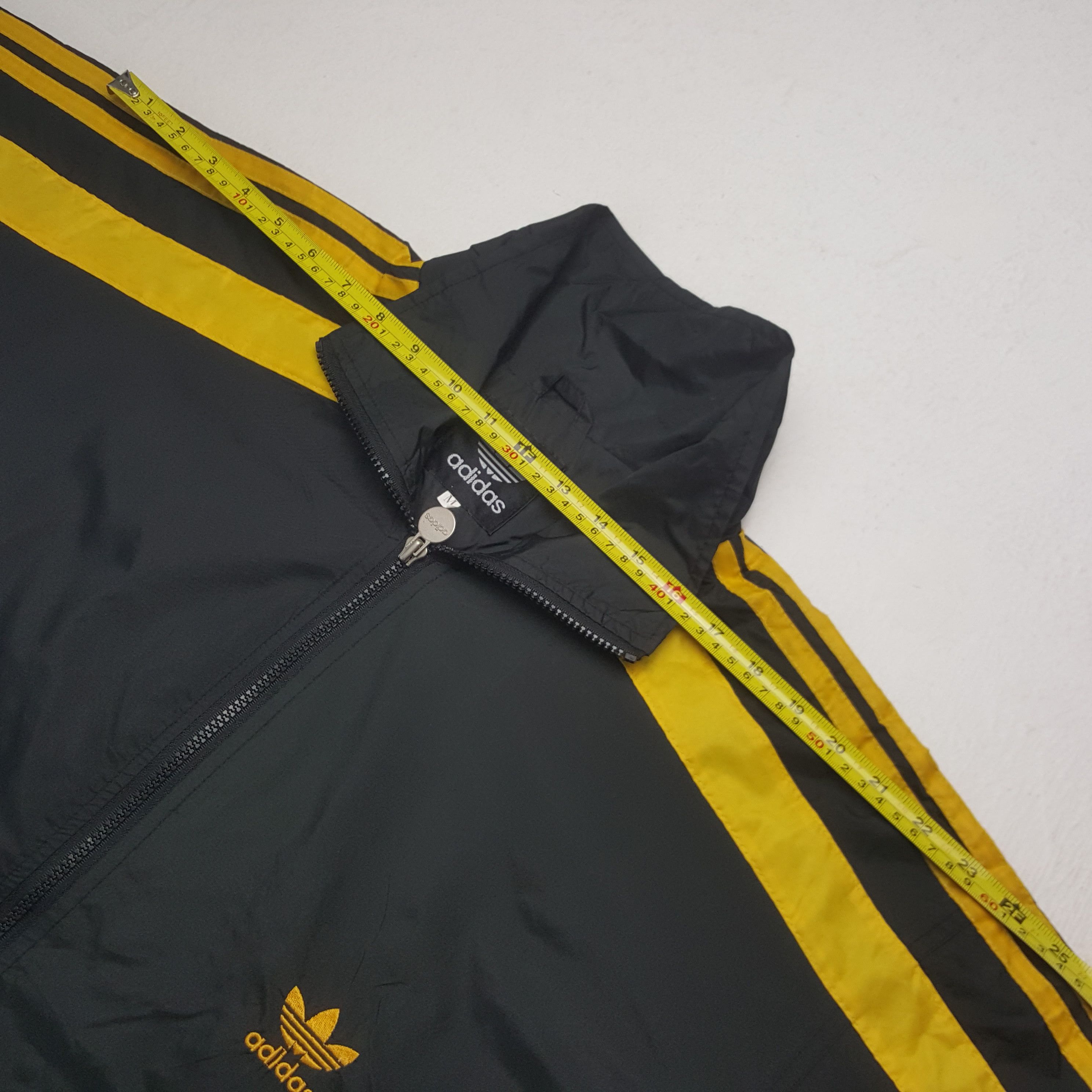 Other Vintage Adidas Windbreaker Jacket Size US M / EU 48-50 / 2 - 6 Thumbnail