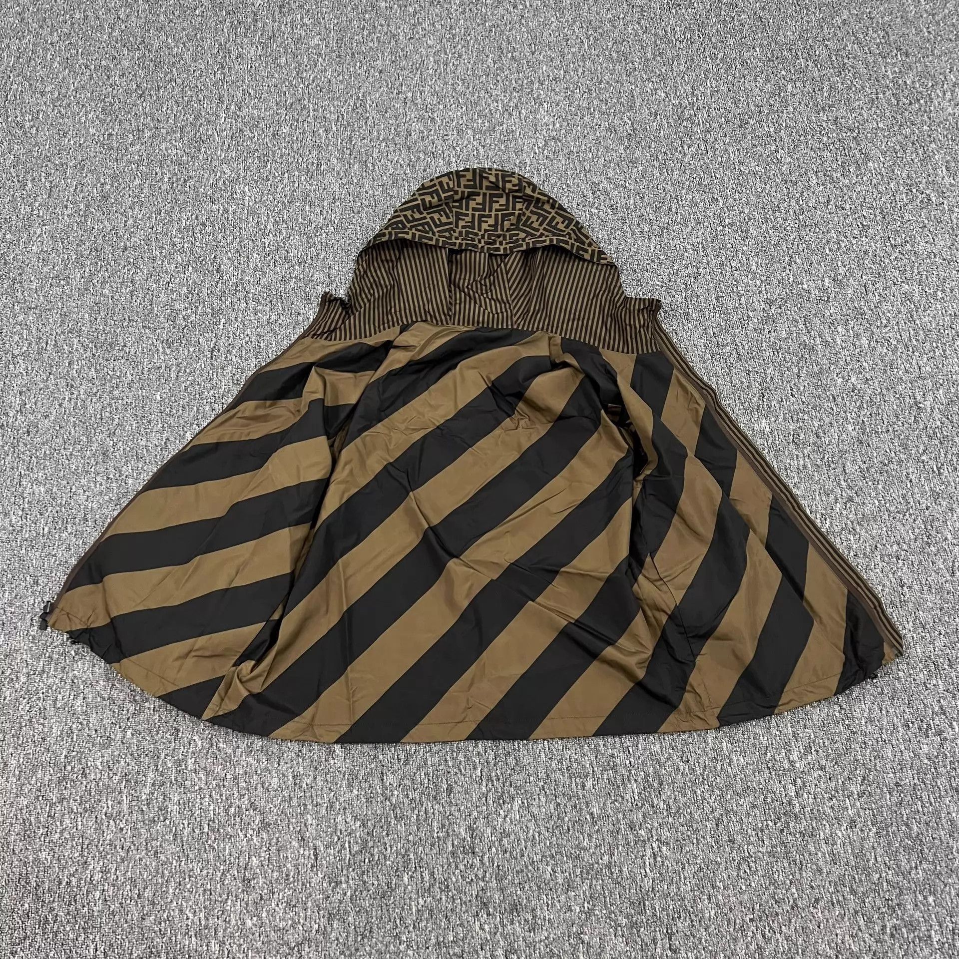 Fendi Fendi 2-Sided FF Monogram Hooded Zip Jacket Size 54 Size US L / EU 52-54 / 3 - 3 Thumbnail