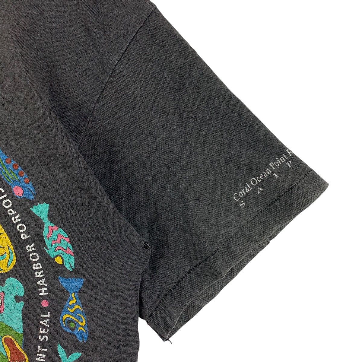 Vintage Vintage 90s SAIPAN Marine mammal colourfull fish printed tee Size US M / EU 48-50 / 2 - 7 Thumbnail