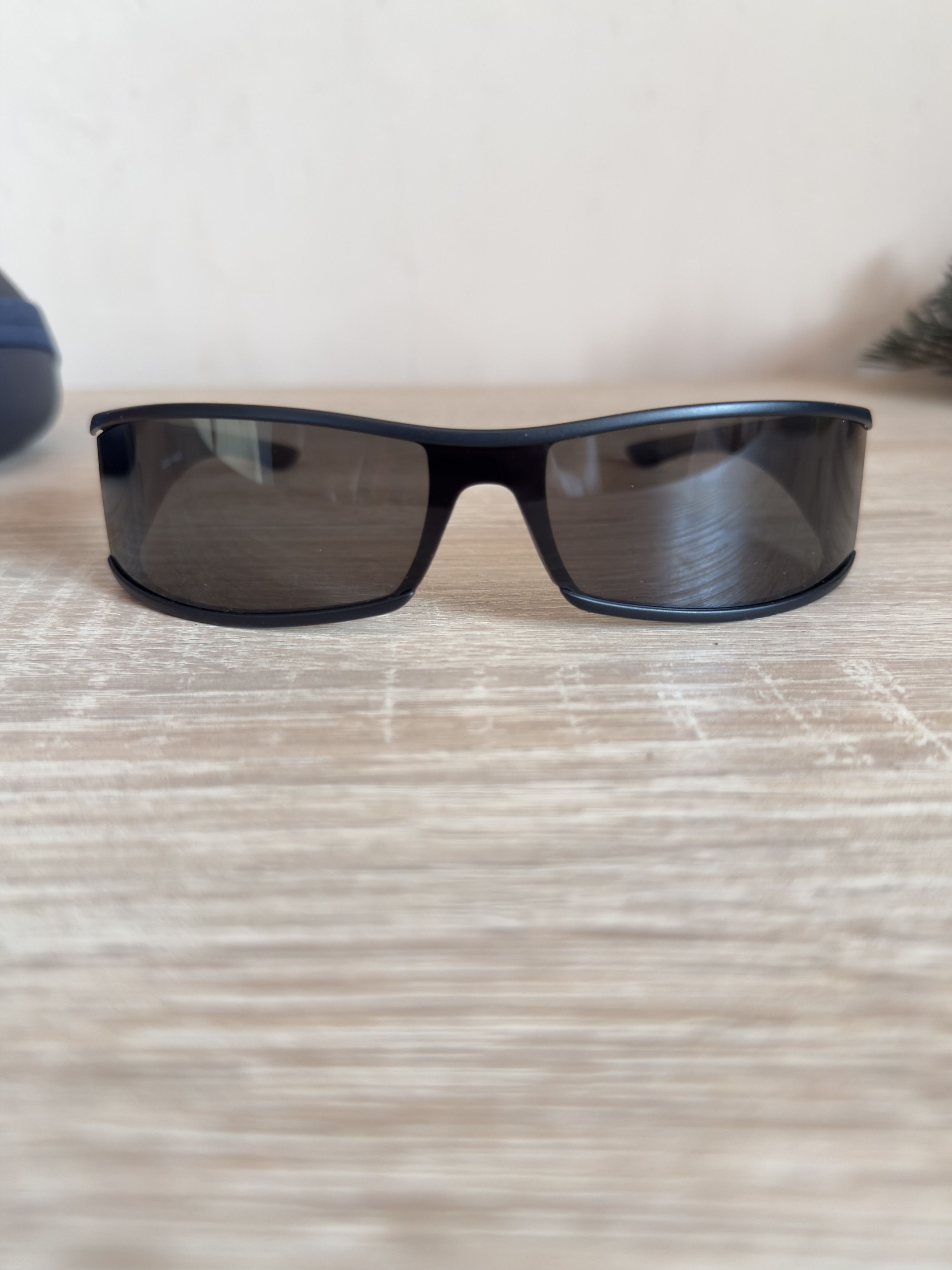 Giorgio Armani Black sunglasses tight mask giorgio Armani rare Size ONE SIZE - 2 Thumbnail