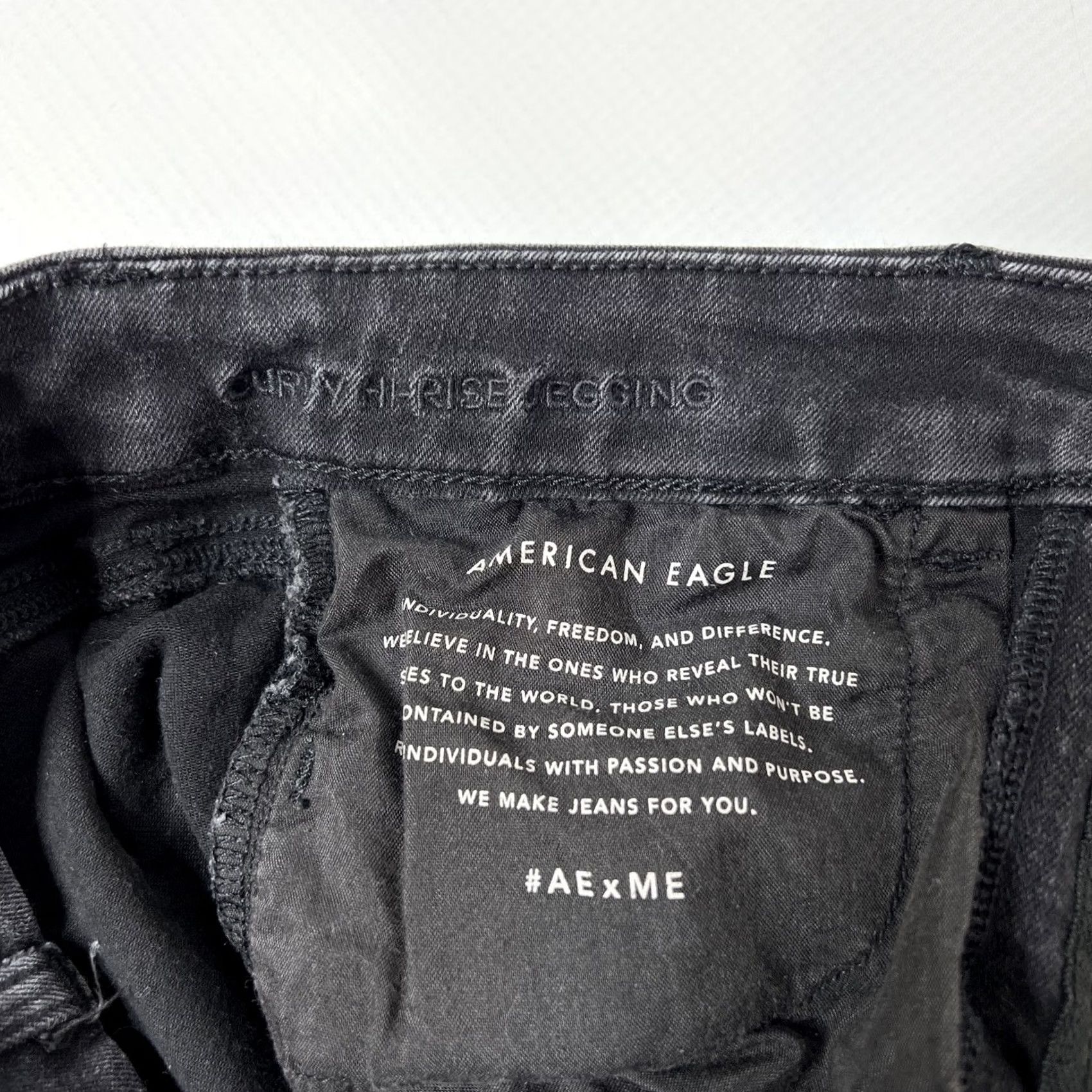 American Eagle Outfitters AEO American Eagle Jeans Size 8 Short Black Jegging Hi-Rise Skinny Distressed 5-Pocket Womens - Petites, Comfort, 4.25" Leg Opening Size 30" / US 8 / IT 44 - 7 Thumbnail