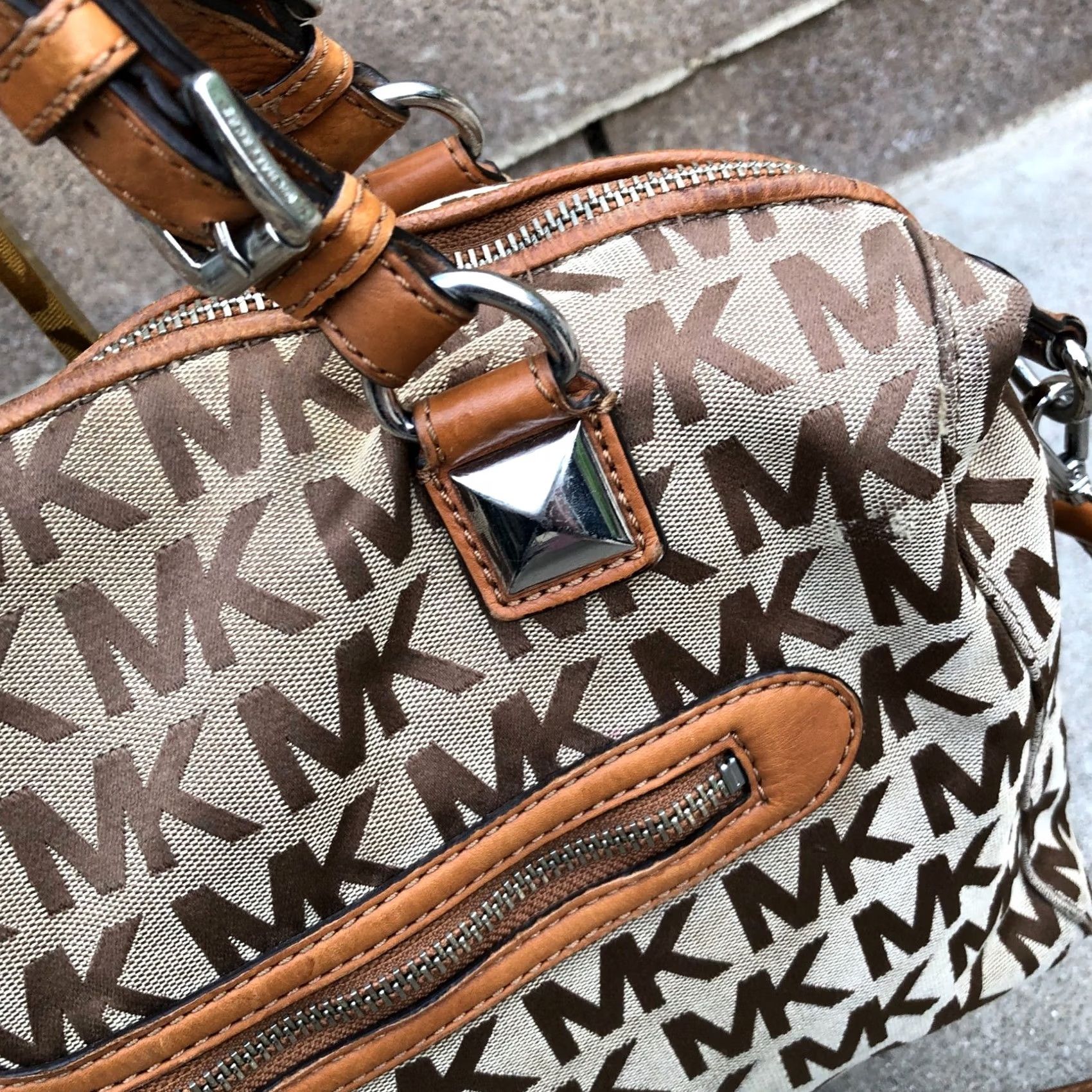 Michael Kors Michael Kors Bedford Crossbody Bag Canvas Leather Purse Brown Zipper Dome Monogram Women Large Size ONE SIZE - 5 Thumbnail