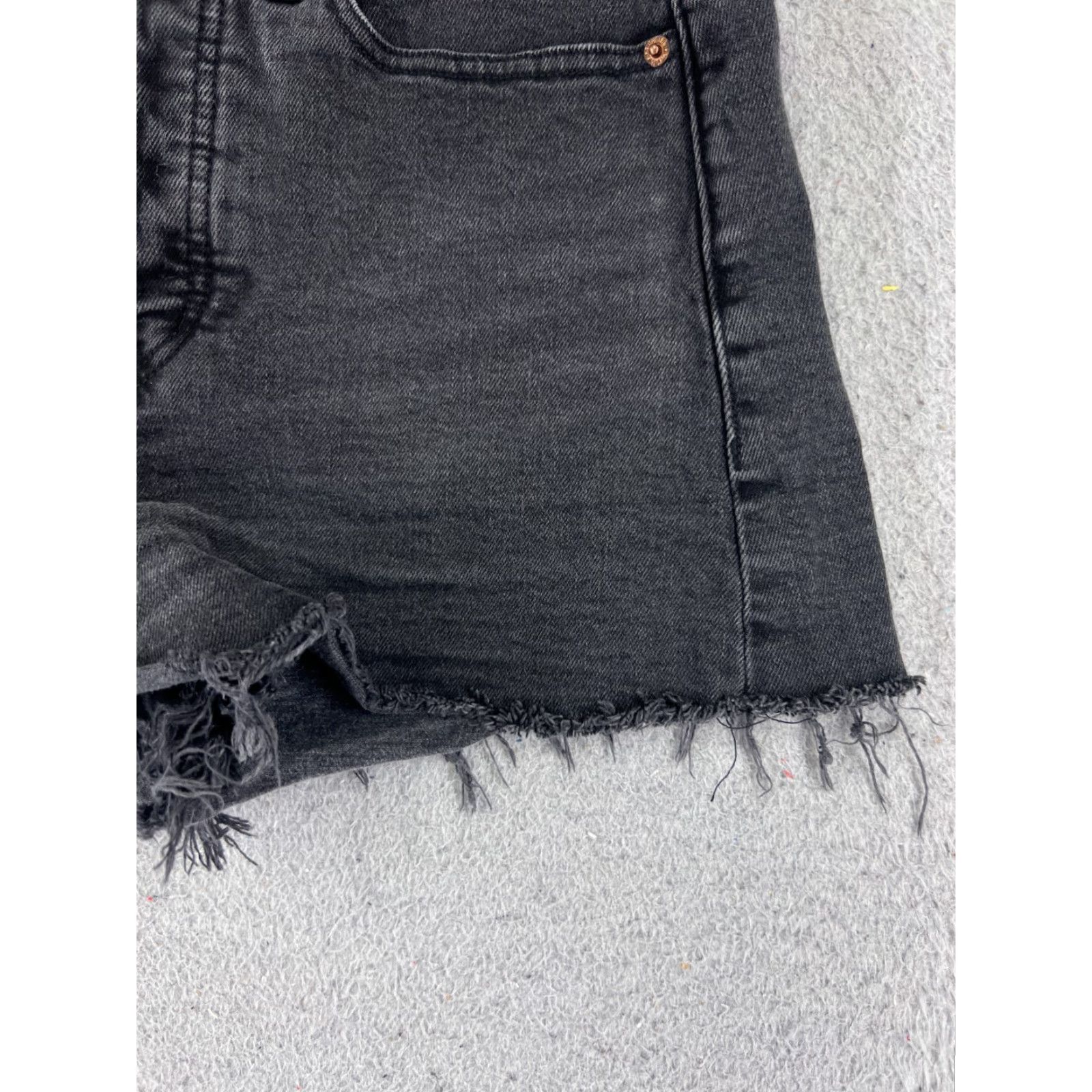 Old Navy Old Navy Shorts Black Denim Button 8 27x2 2.0 Inseam Cutoff A Line Ski Hi Flat Front Cotton Blend Zip 8 Women’s Style Casual Denim Shorts Size 30" / US 8 / IT 44 - 2 Thumbnail