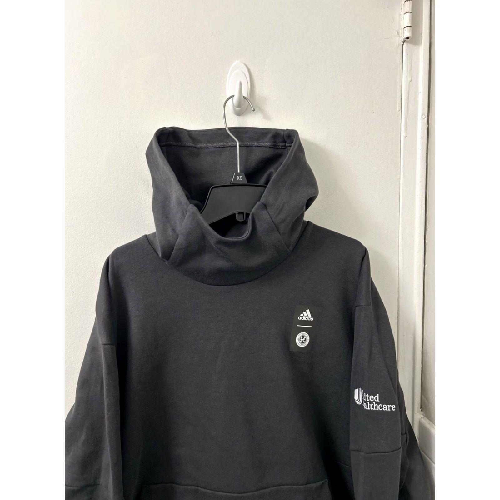 Adidas adidas Hoodie Mens L Black Pullover Long Sleeve Pocket NWT Logo Size US L / EU 52-54 / 3 - 2 Thumbnail
