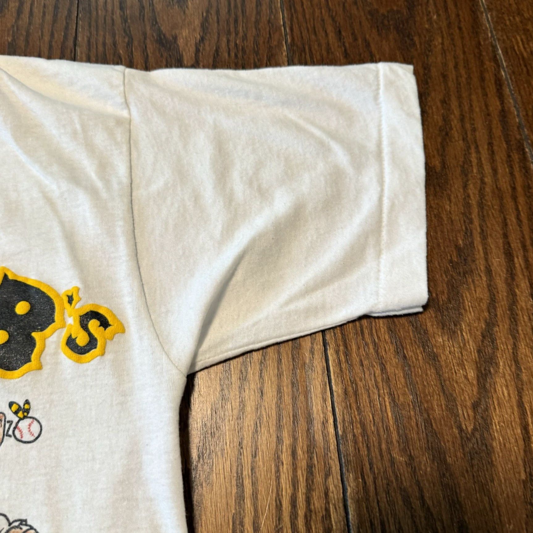 Vintage VINTAGE Pittsburgh Pirates T-Shirt 80s Baseball MLB Killer Bs Caricature Barry Bonds Bonilla Screen Stars Best White Medium L Unisex Adults Shirt Size US L / EU 52-54 / 3 - 6 Thumbnail