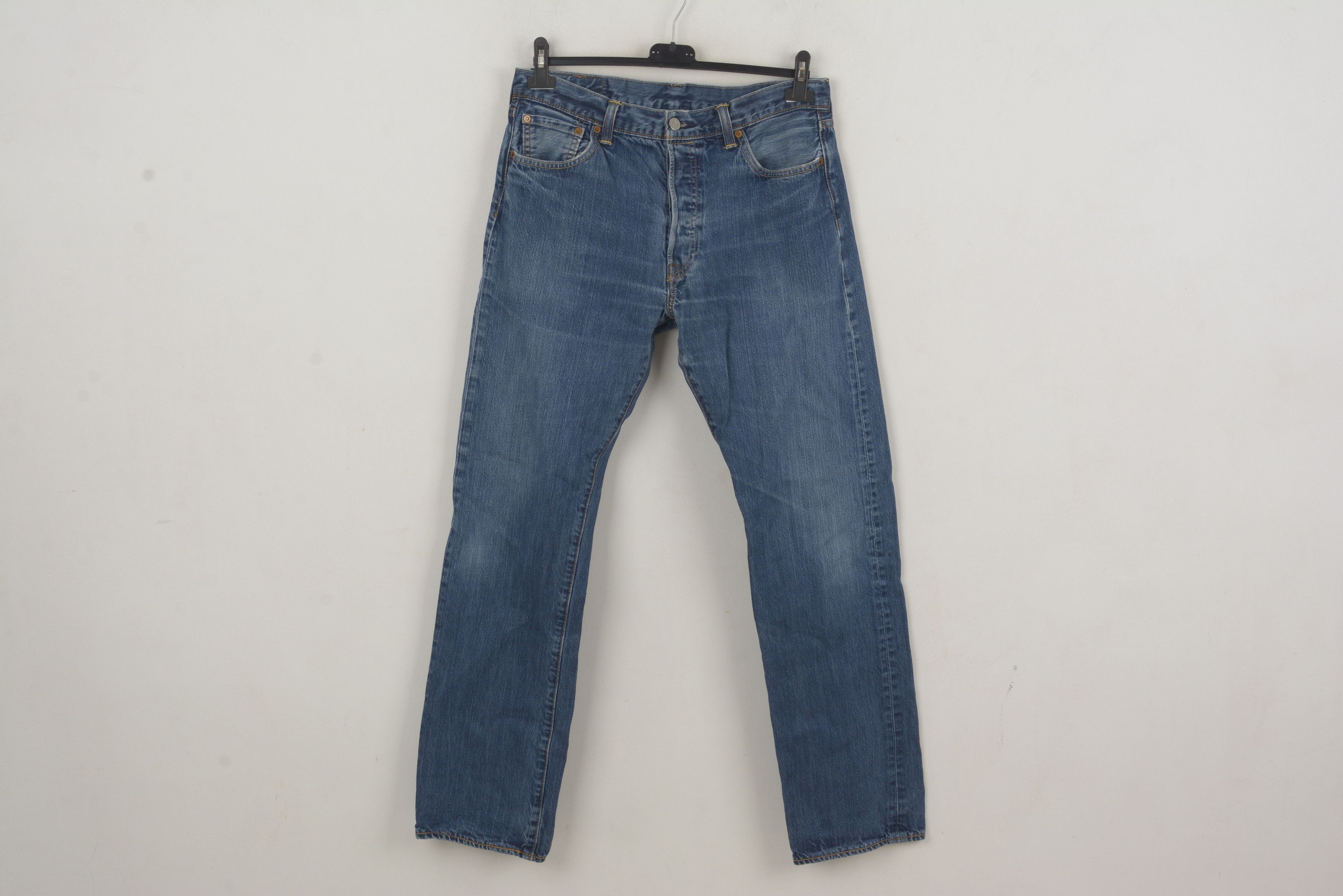 Levi's 501 Men's W32 L32 Regular Fit Straight Leg Jeans, Denim Size US 32 / EU 48 - 1 Thumbnail