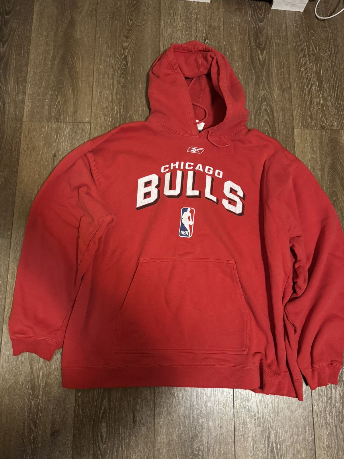 Reebok × Vintage Vintage Reebok Chicago Bulls hoodie Size US XL / EU 56 / 4 - 1 Thumbnail