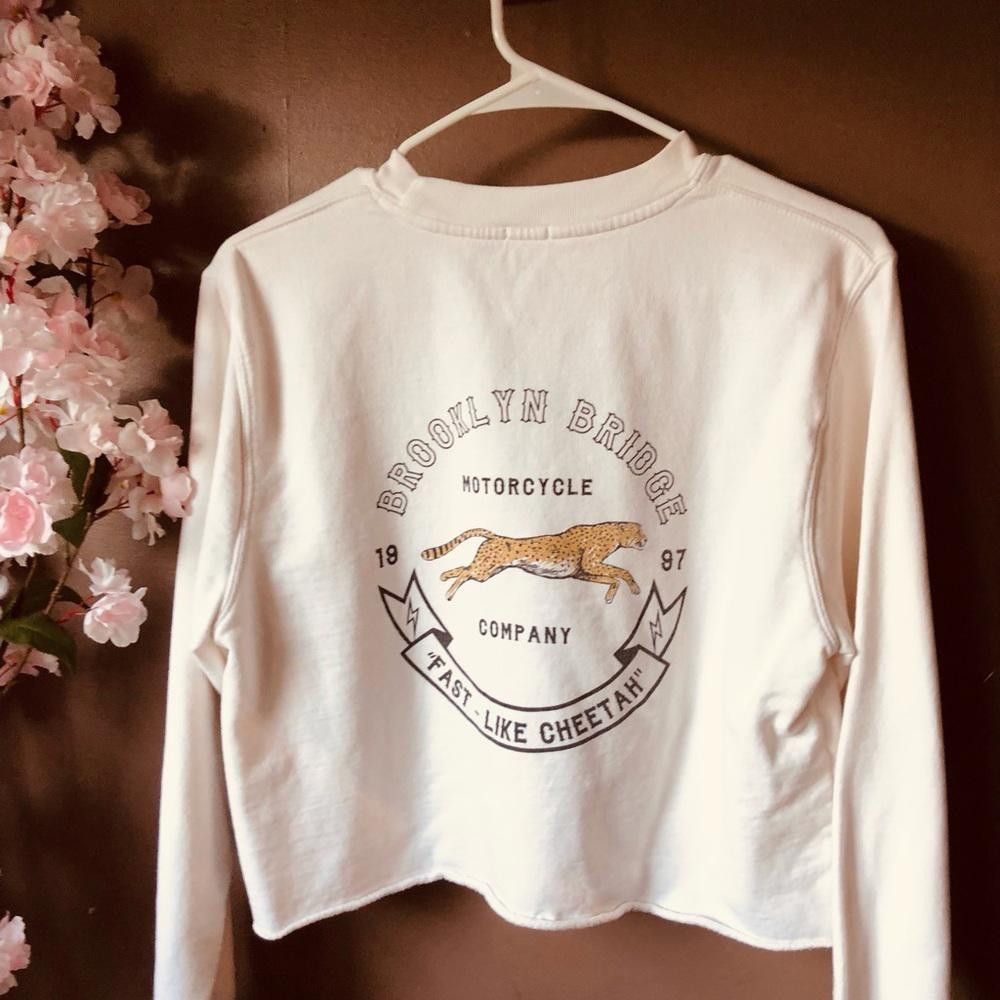 Designer Brandy Melville White sweater top graphic John Galt Size M / US 6-8 / IT 42-44 - 5 Thumbnail