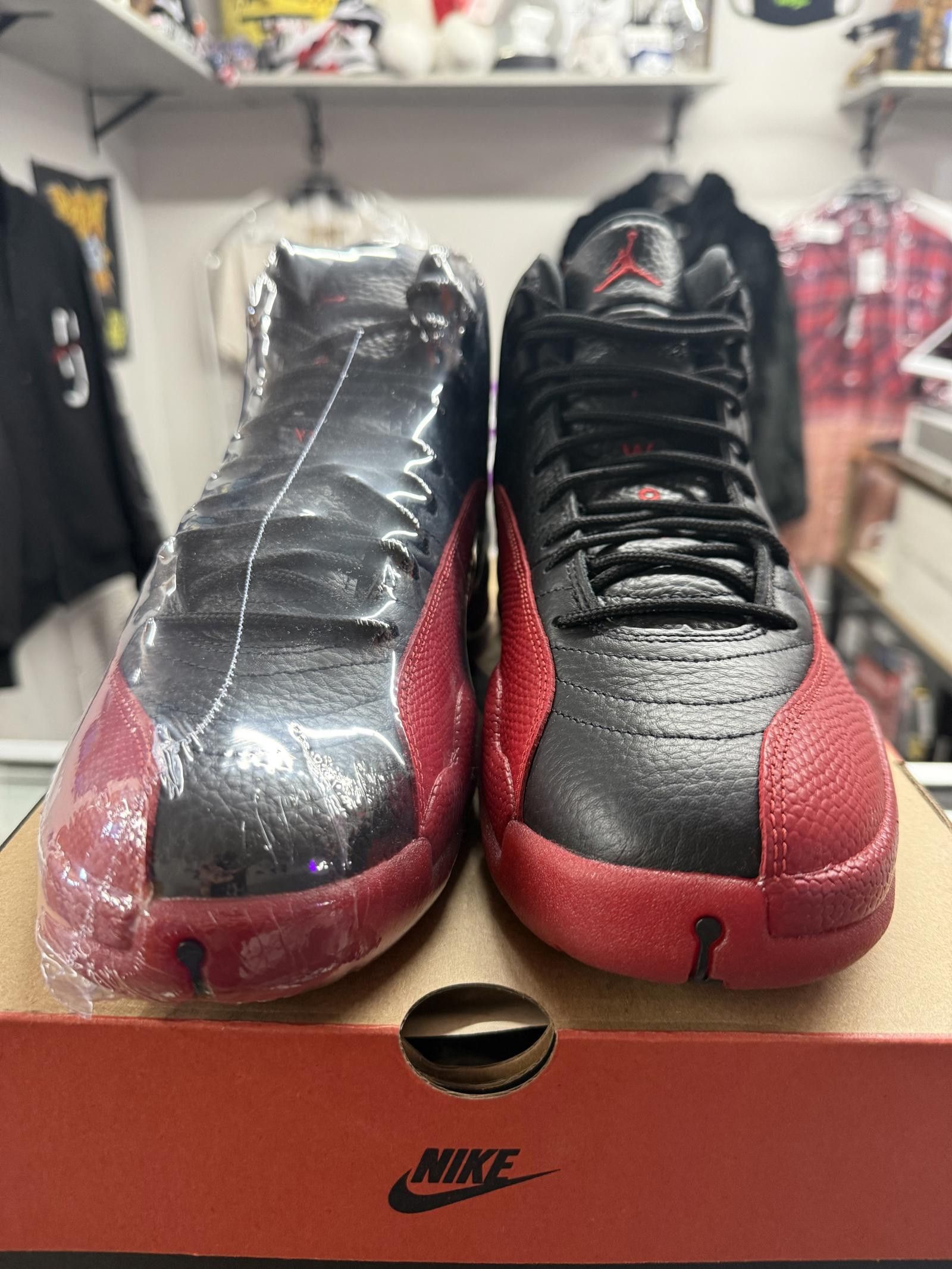 Jordan Brand Air Jordan Retro 12 "Flu Game" 2025 Size 11.5 Size US 11.5 / EU 44-45 - 3 Thumbnail