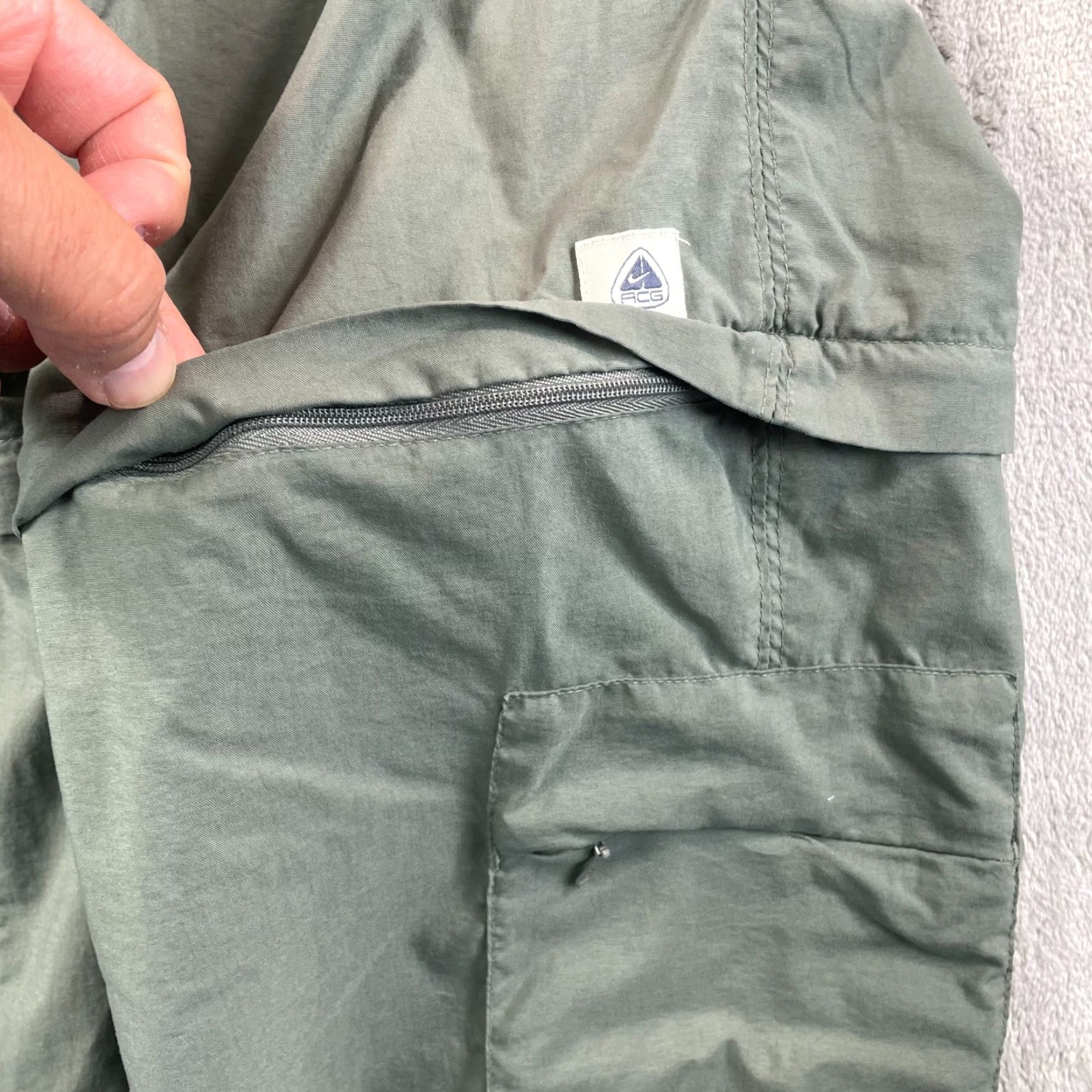Nike ACG VINTAGE Nike ACG Cargo Convertible Pants Women M Military Green Paratrooper Straight Leg Size 32" / US 10 / IT 46 - 5 Thumbnail
