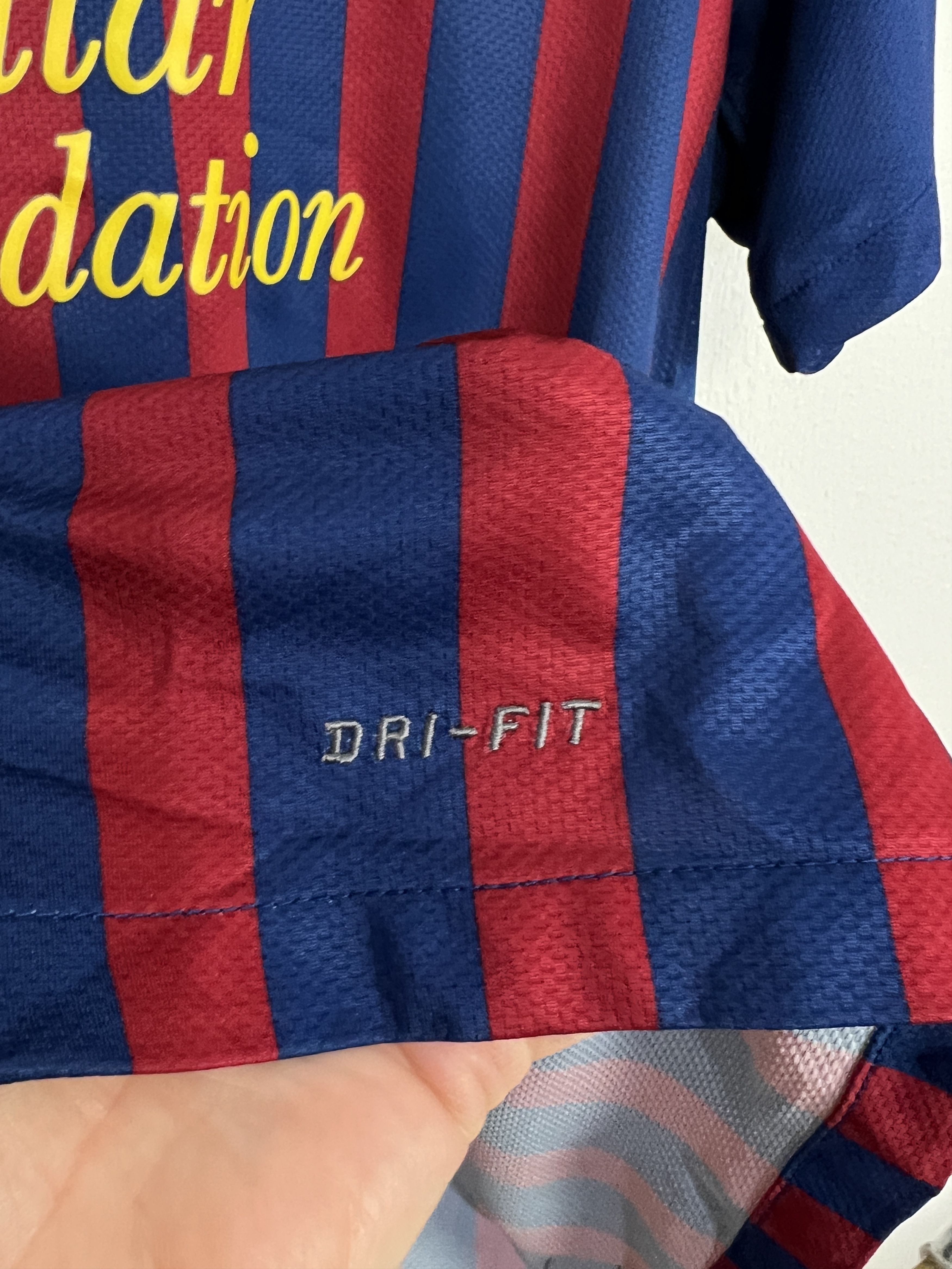 Nike Barcelona Home football shirt 2011 Soccer #10 Messi Nike Size US M / EU 48-50 / 2 - 10 Thumbnail