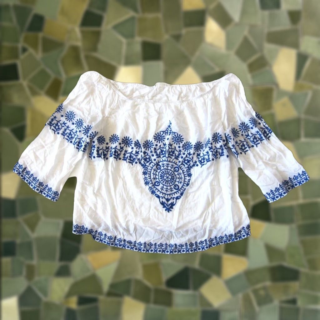 Vintage Gianni Bini Blouse Shirt Off Shoulder 100% Rayon White Blue Embroidered Peasant M Womens Size M / US 6-8 / IT 42-44 - 1 Thumbnail