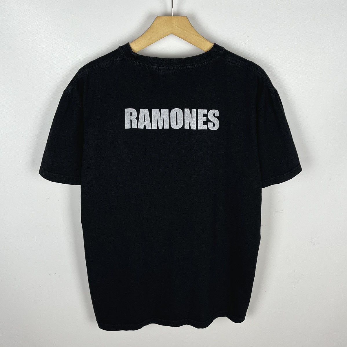 Band Tees Vintage Ramones Anthology rock band tee 90’s Size US L / EU 52-54 / 3 - 18 Thumbnail