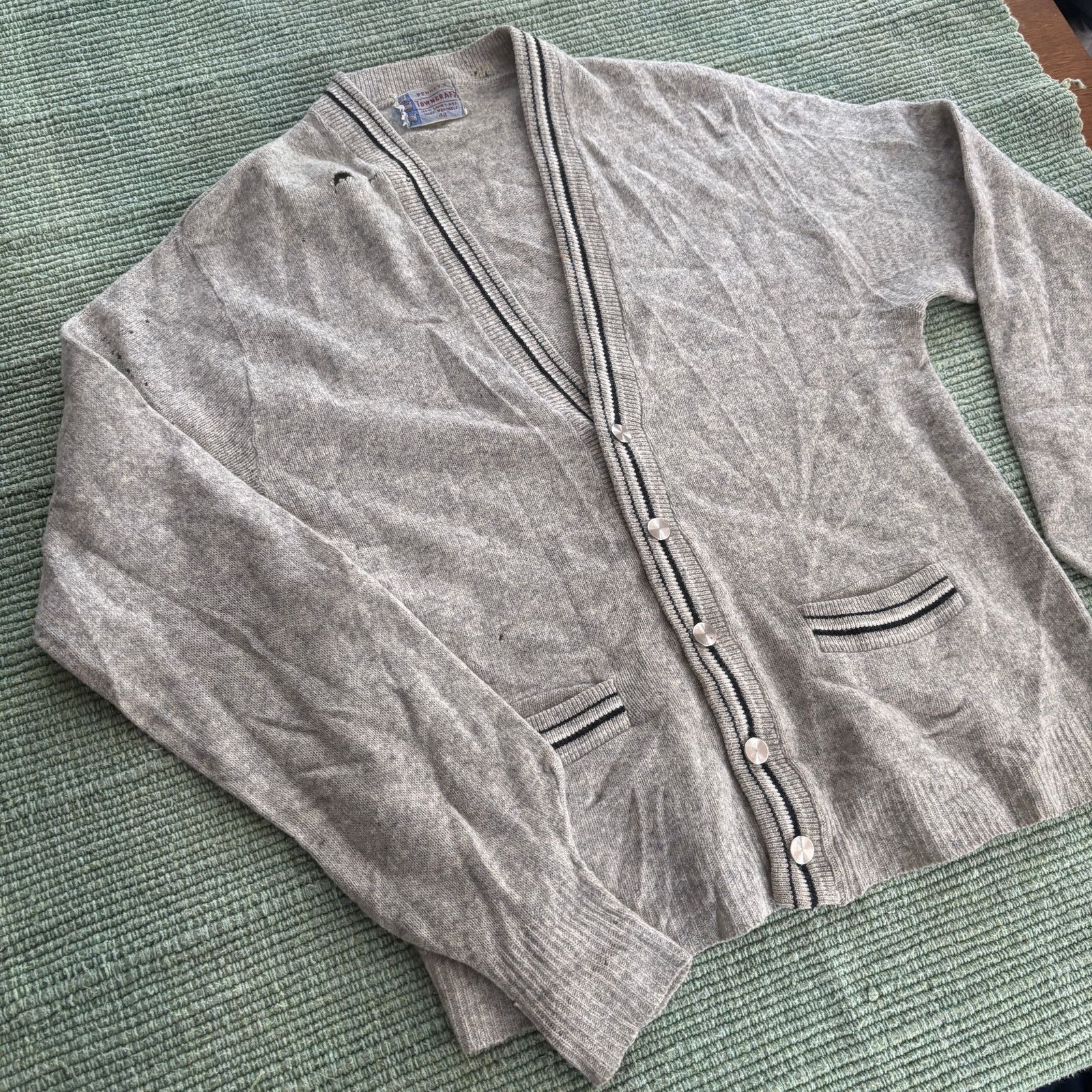 Towncraft × Vintage True vintage 60s gray distressed Towncraft cardigan sweater Size US M / EU 48-50 / 2 - 5 Thumbnail