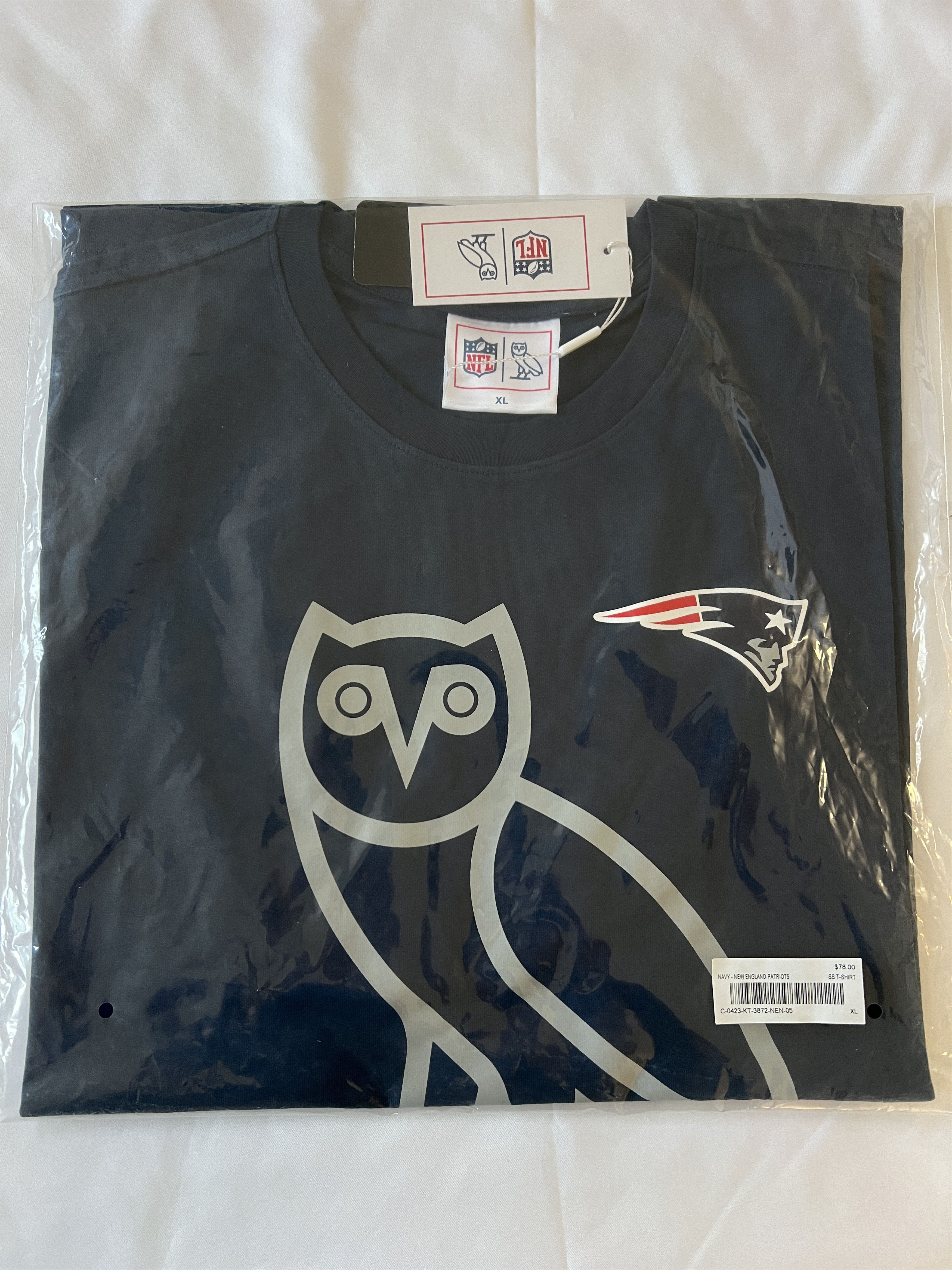 Drake OVO x NFL NEW ENGLAND PATRIOTS OG T-SHIRT Size US XL / EU 56 / 4 - 1 Thumbnail
