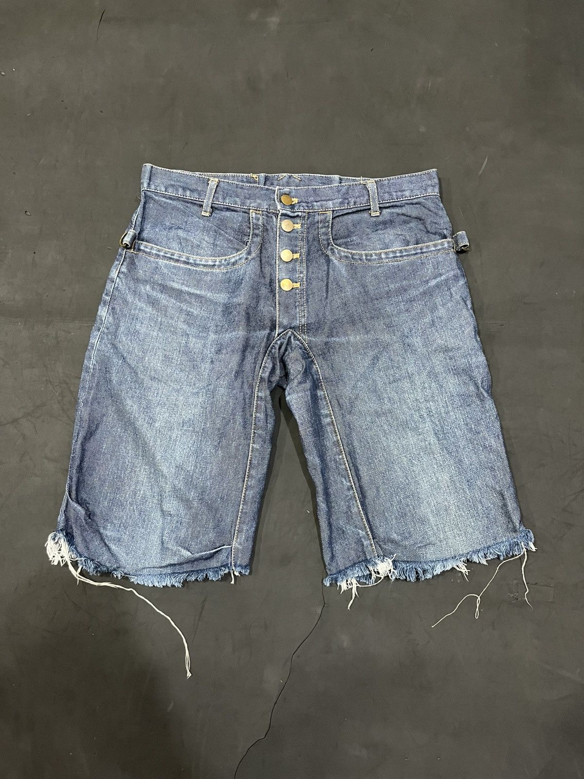 Beauty Beast 💸BINDINGOFFER💸Beauty beast short pants Size US 32 / EU 48 - 1 Thumbnail