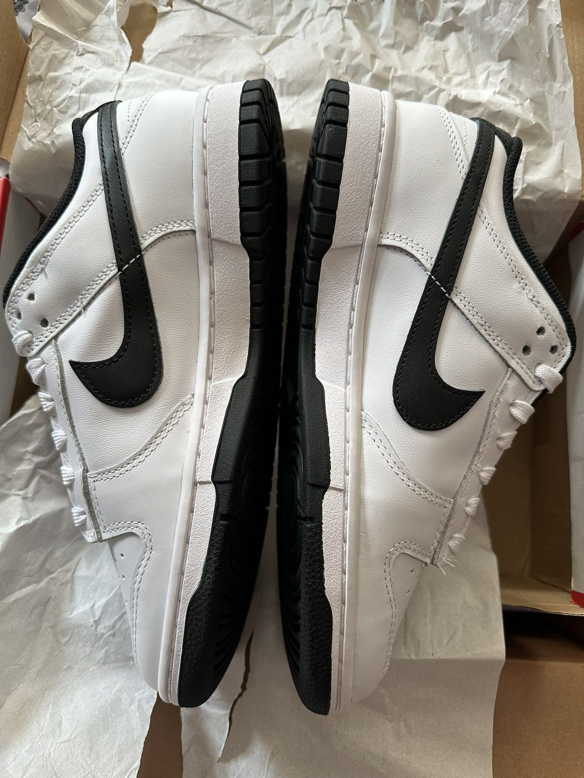 Nike Nike Dunk Low White Black Size US 7.5 / EU 40-41 - 2 Thumbnail