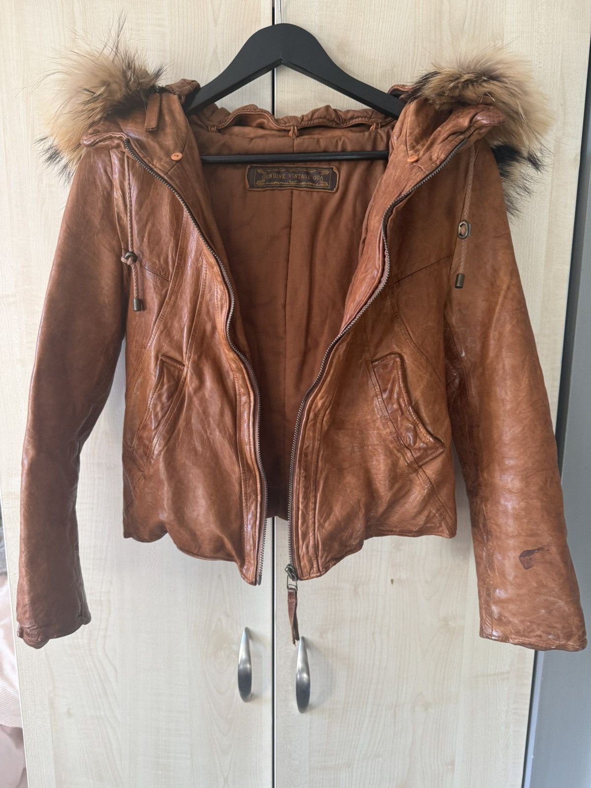 GOA GOA Vintage Leather Jacket w/ fur hood Size S / US 4 / IT 40 - 1 Thumbnail