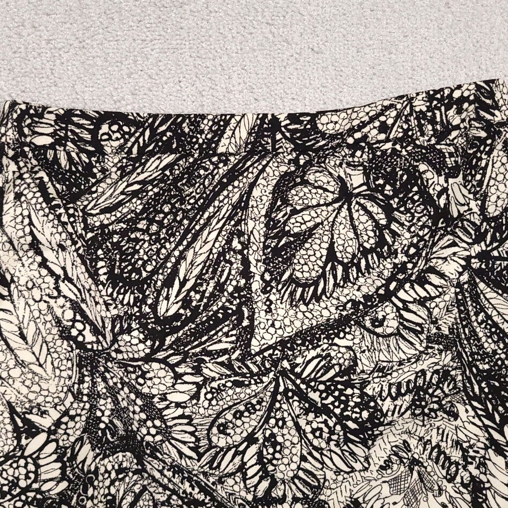 Loft Loft Pencil Skirt Womens 4 Black Ivory Paisley Print Lined Zip Slit - Silk Satin Knit Size 27" / US 4 / IT 40 - 4 Thumbnail