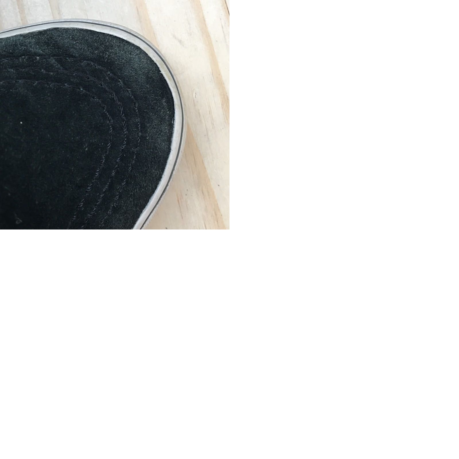 Vans Vans Off The Wall Shoes Mens 4 Womens 5.5 High Top Sneaker Black Shearling 721356 Size S / US 4 / IT 40 - 9 Thumbnail