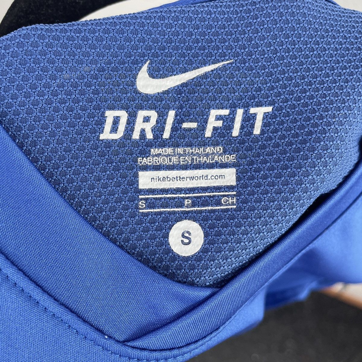 Nike Barcelona Authentic Nike Training Jersey Shirt Men 2012/2013 Size US S / EU 44-46 / 1 - 5 Thumbnail