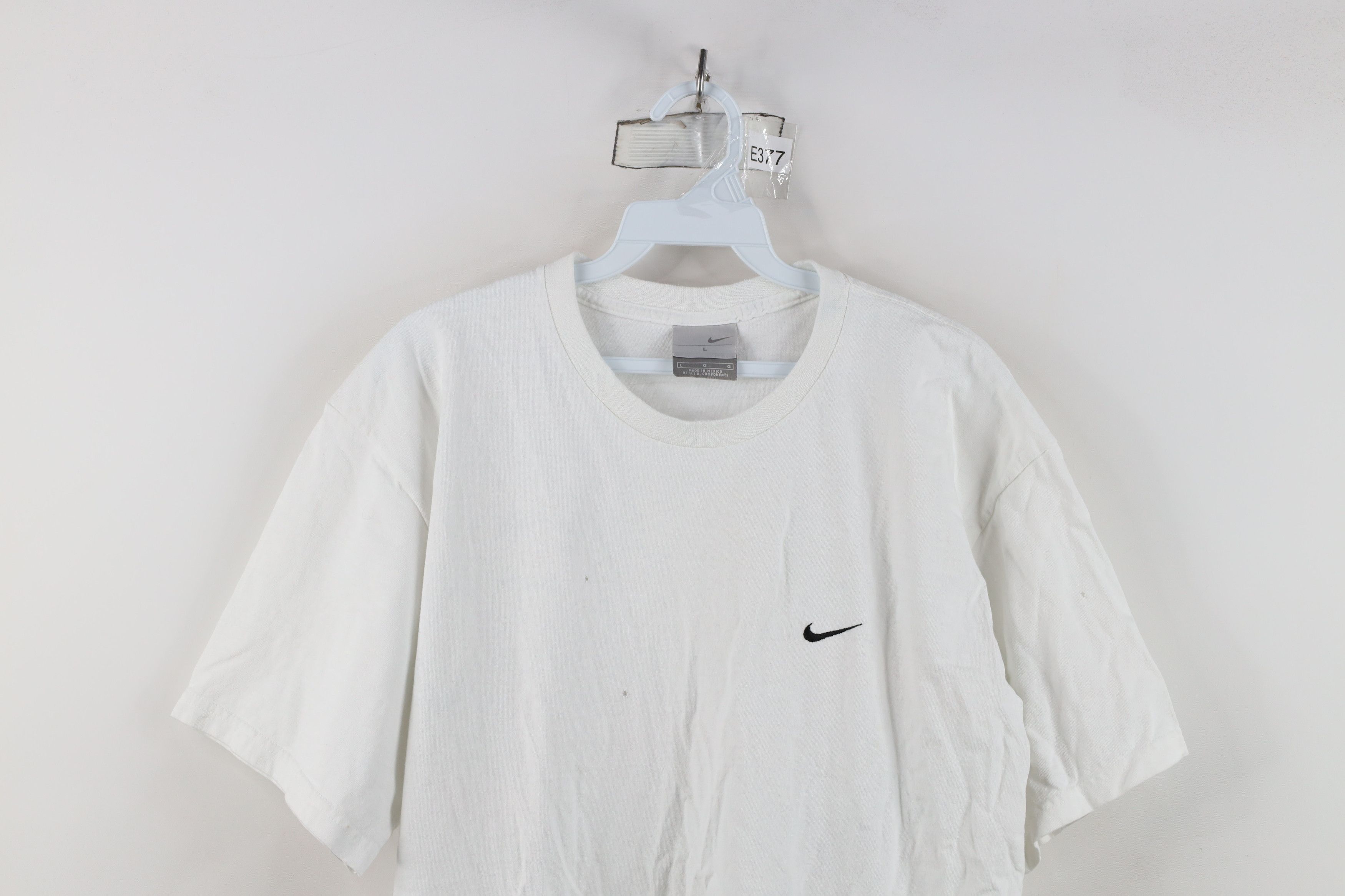 Nike Vintage 90s Y2K Nike Travis Scott Mini Swoosh T-Shirt White Size US L / EU 52-54 / 3 - 2 Thumbnail