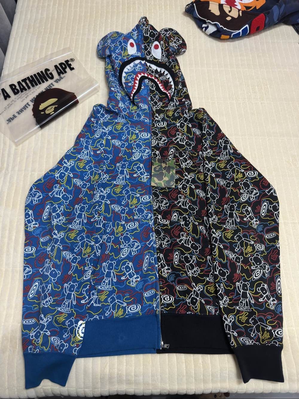 Bape A BATHING APE Bearbrick Shark Hoodie Size XL Size US XL / EU 56 / 4 - 1 Thumbnail