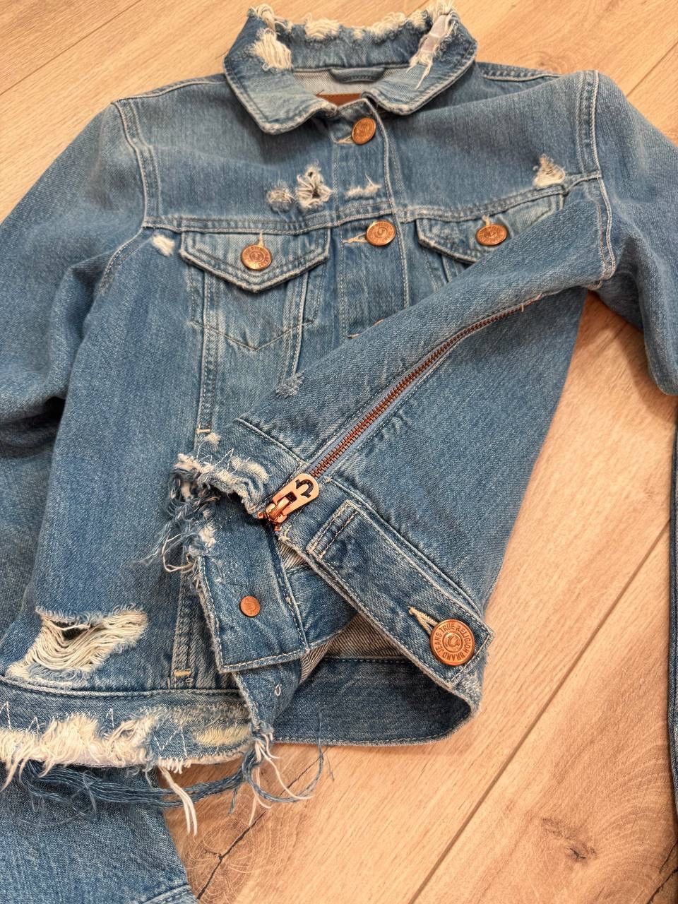 True Religion Y2K Distressed True Religion Denim Jacket Size XS Size XS / US 0-2 / IT 36-38 - 3 Thumbnail