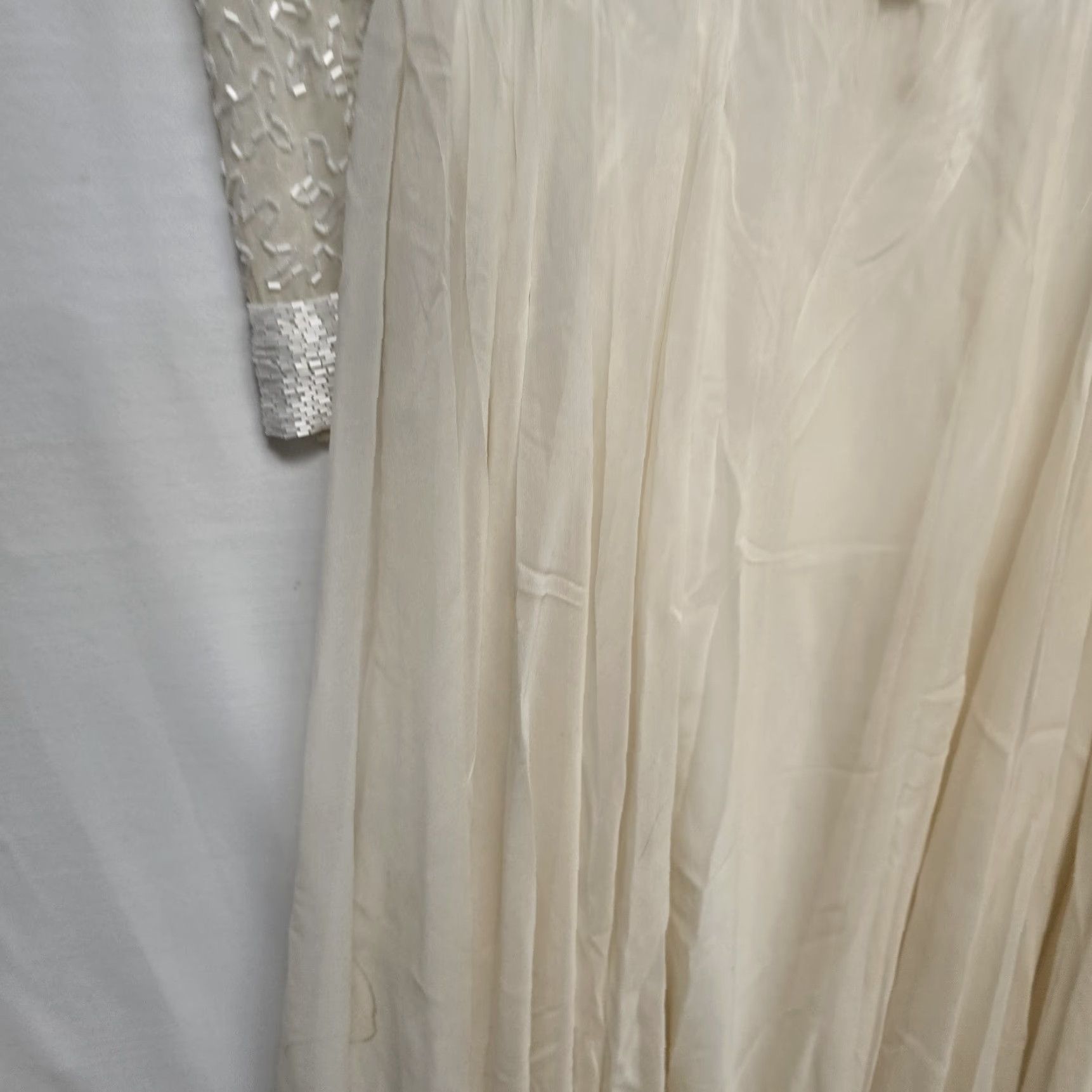 VINTAGE Gigi's Closet Beaded Silk Wedding Dress Long Gown Womens M 100% Silk Off the Shoulder Ivory Ball Gown Wedding Dress 1990s Womens (M)