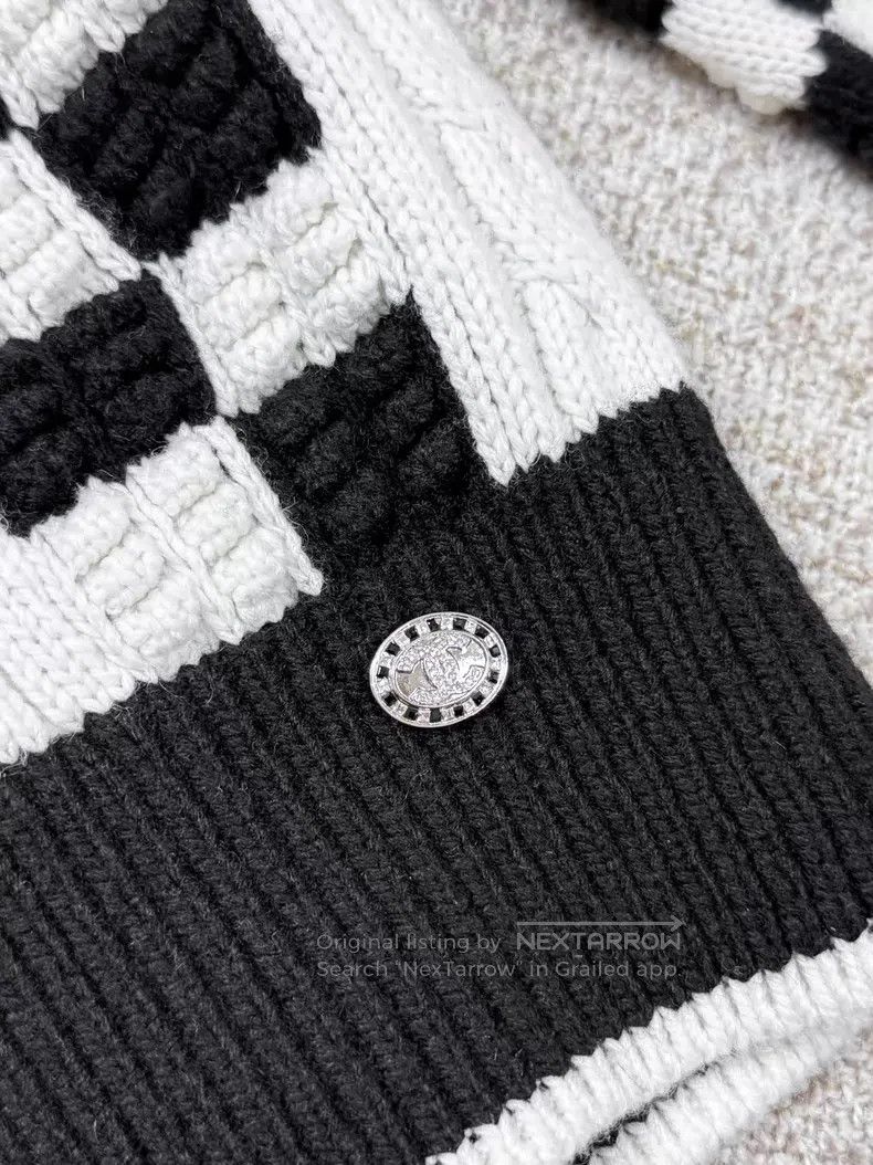Chanel Chanel V-neck mosaic racing chess pattern pullover cashmer Size XS / US 0-2 / IT 36-38 - 4 Thumbnail