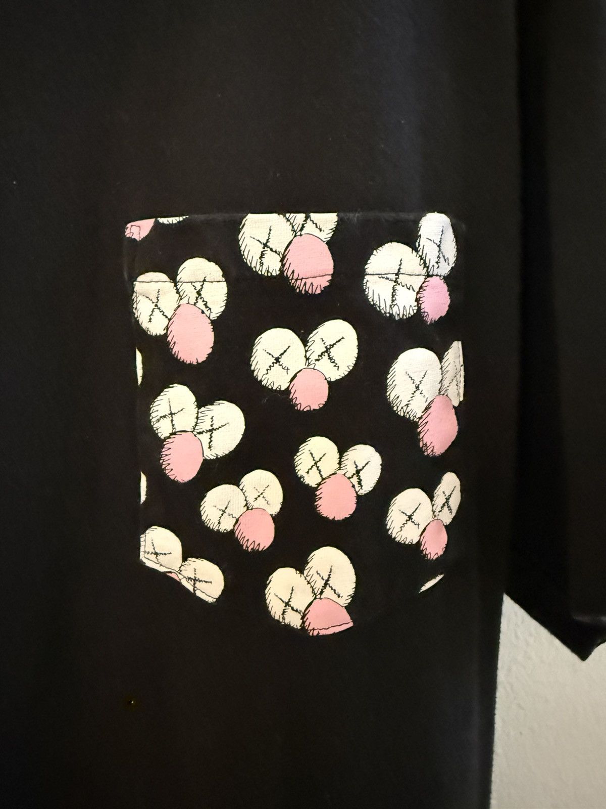 Kaws × Uniqlo Uniqlo Kaws Tee Size US M / EU 48-50 / 2 - 2 Thumbnail