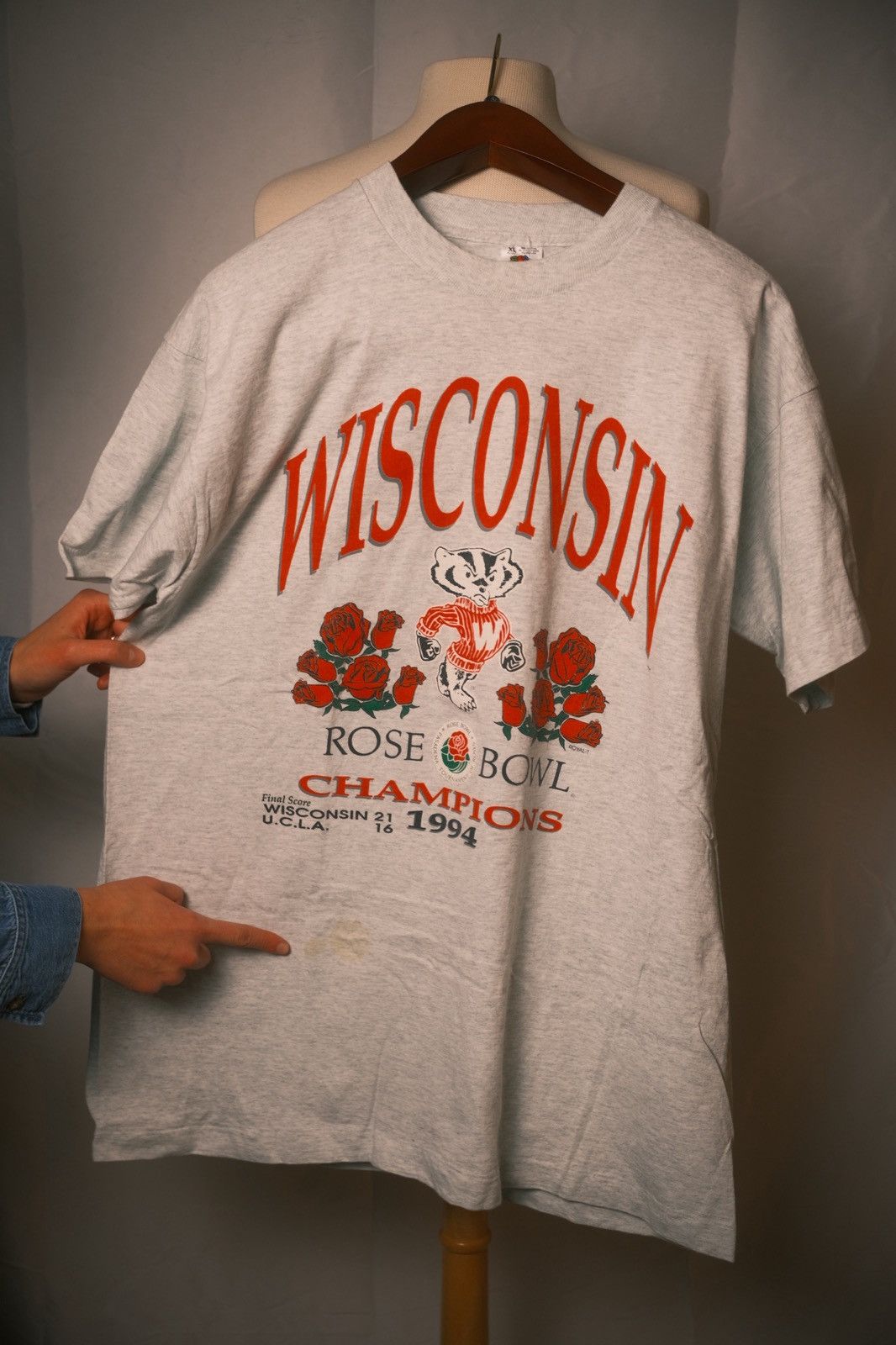 Fruit Of The Loom Vintage Wisconsin Badgers 1994 Rose Bowl Champions T-Shirt Size US XL / EU 56 / 4 - 3 Thumbnail