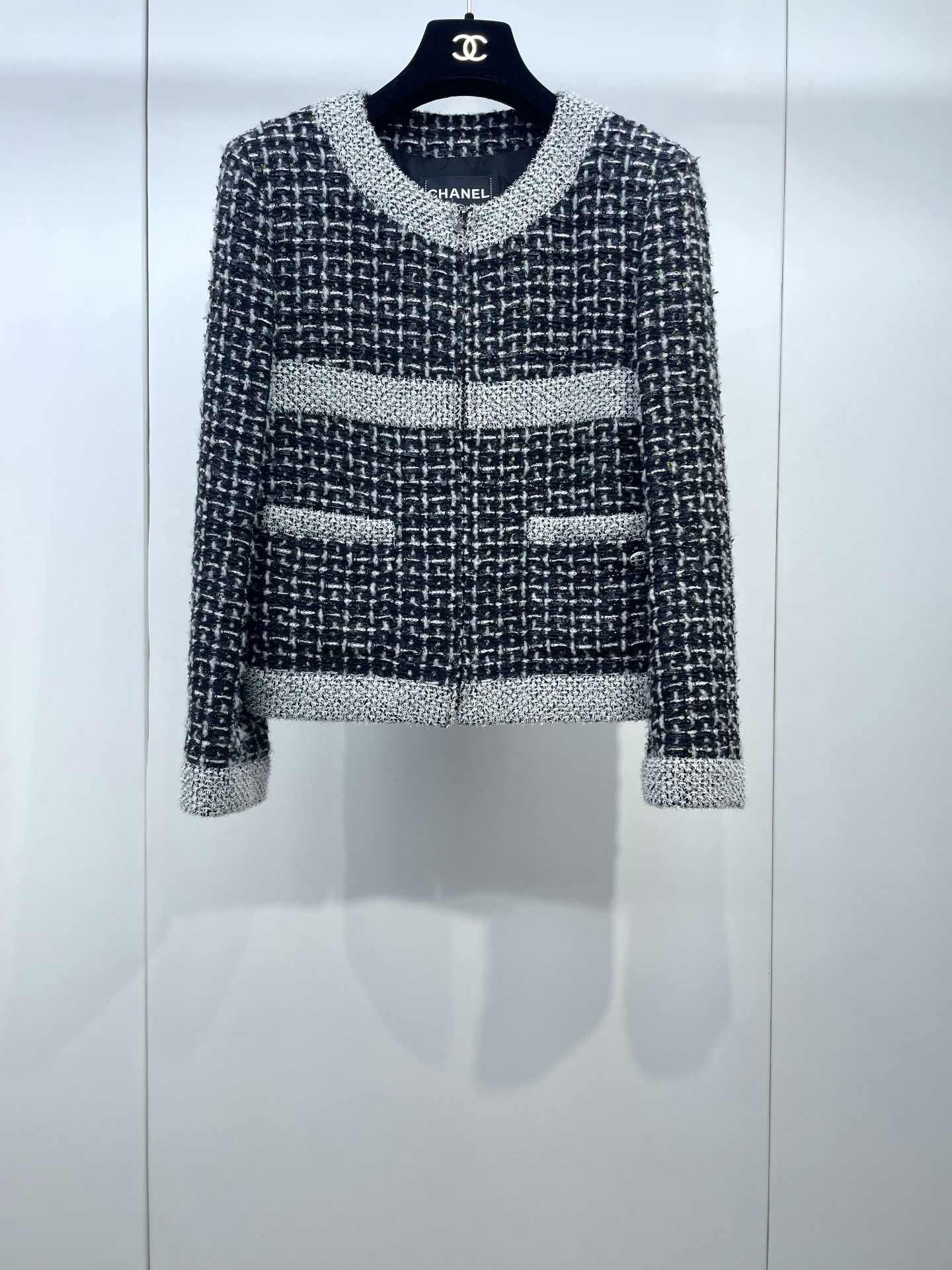 Chanel Chanel Black Gray Shimmer Tweed Jacket Size S / US 4 / IT 40 - 1 Thumbnail