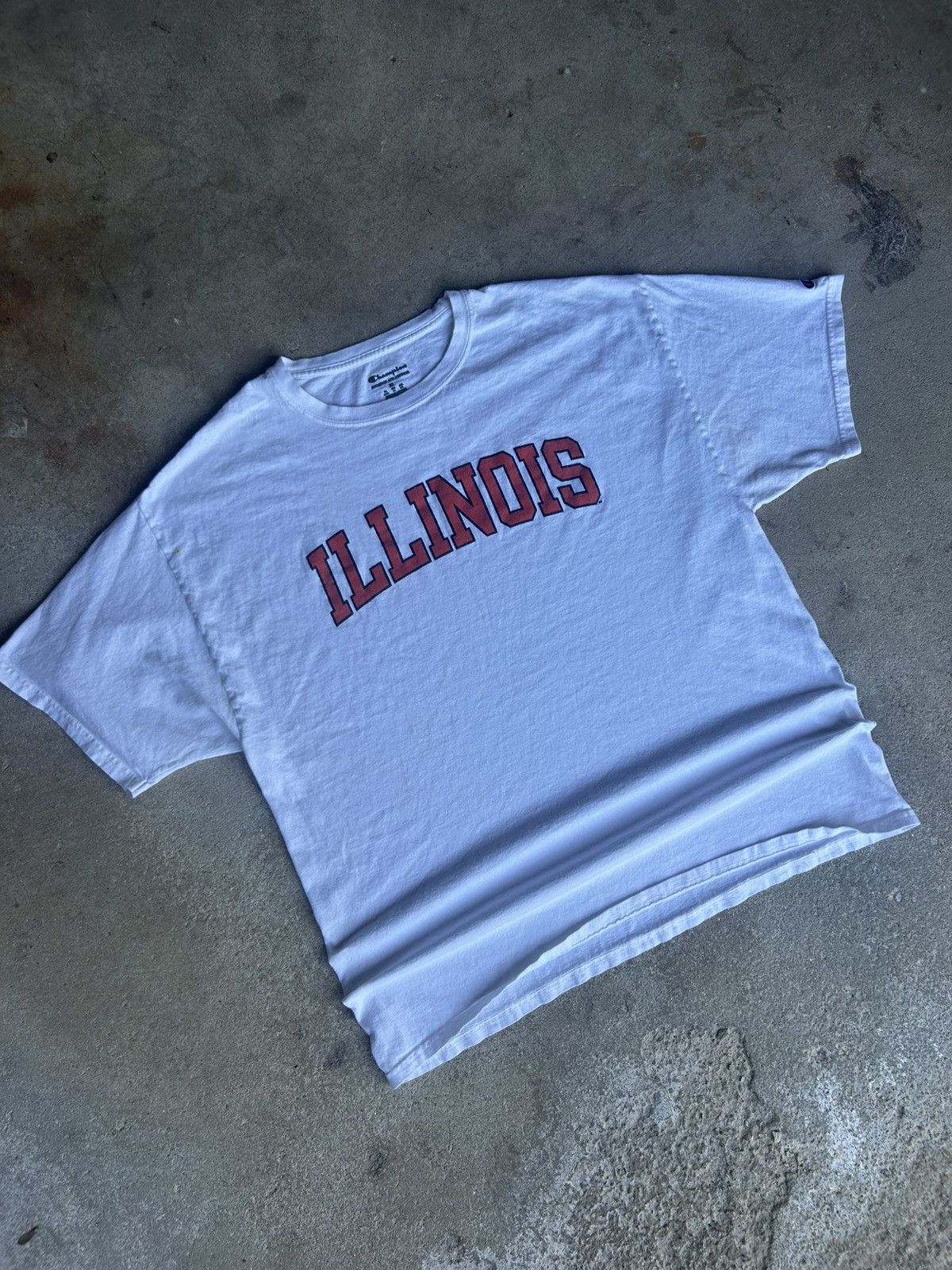 Vintage Vintage University of Illinois t shirt Size US XL / EU 56 / 4 - 1 Thumbnail